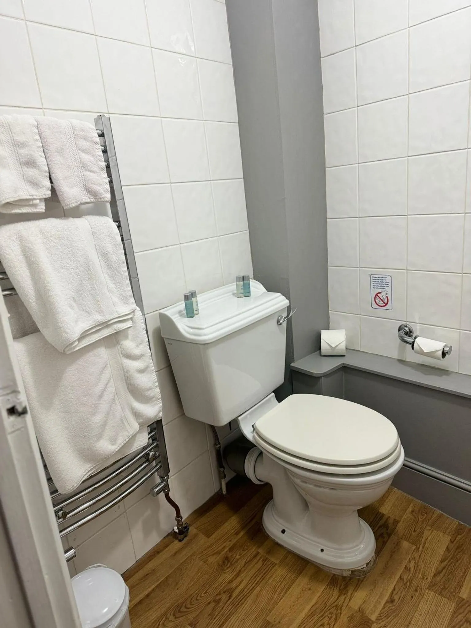 Toilet in The Crown Aldbourne