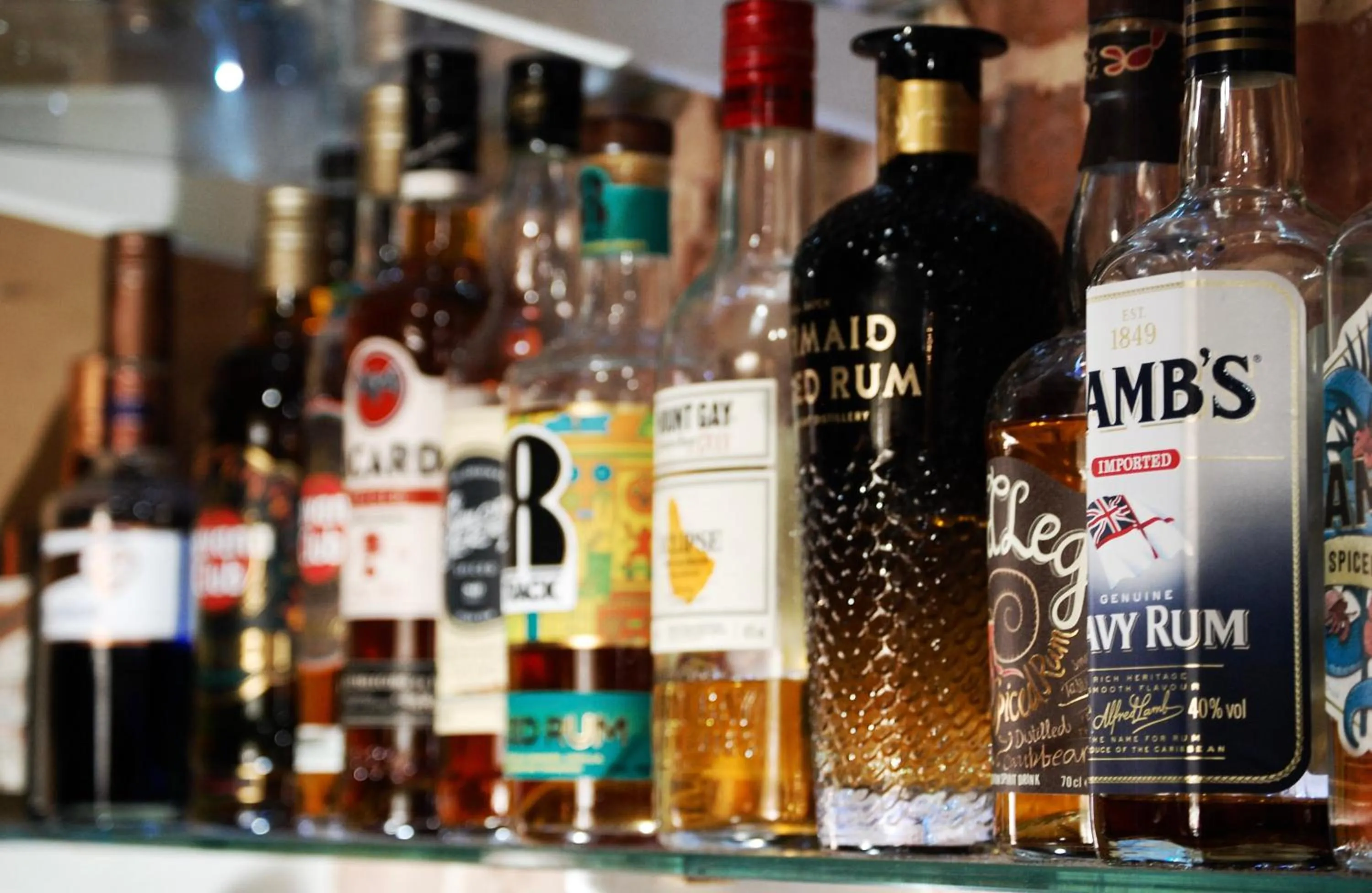 Lounge or bar in The Crown Aldbourne