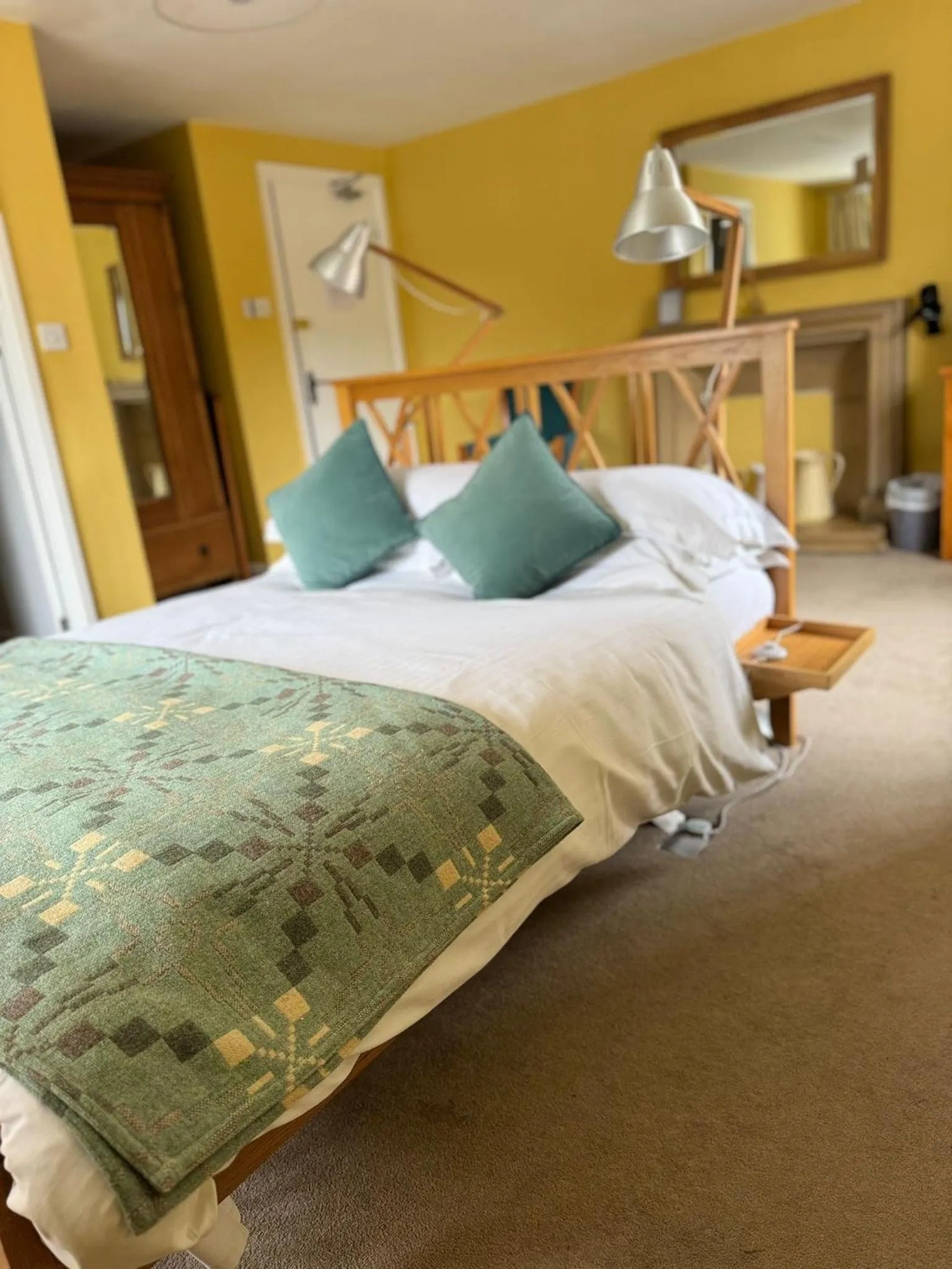 Bed in The Crown Aldbourne