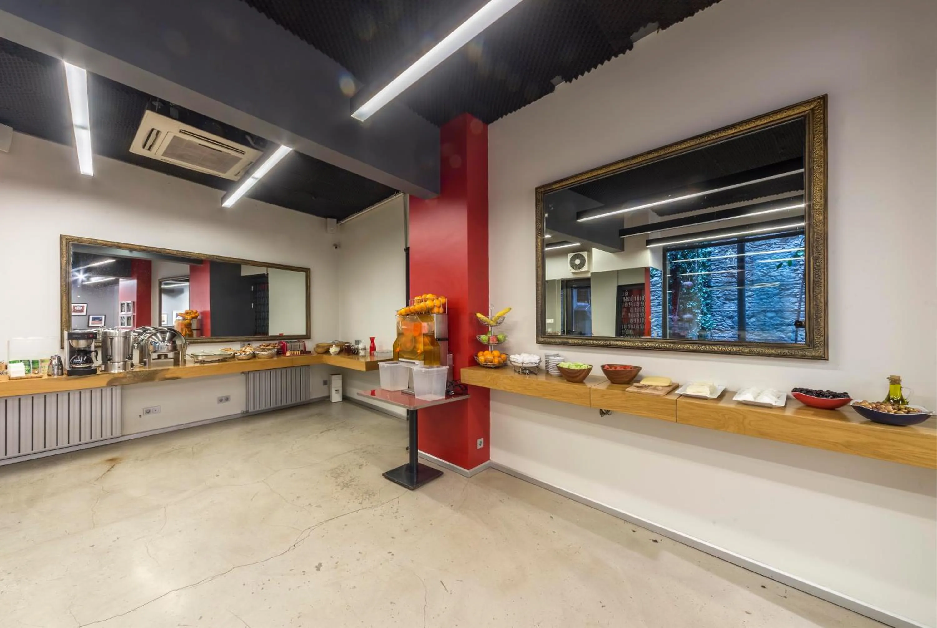 Buffet breakfast in Nuru Ziya Residences