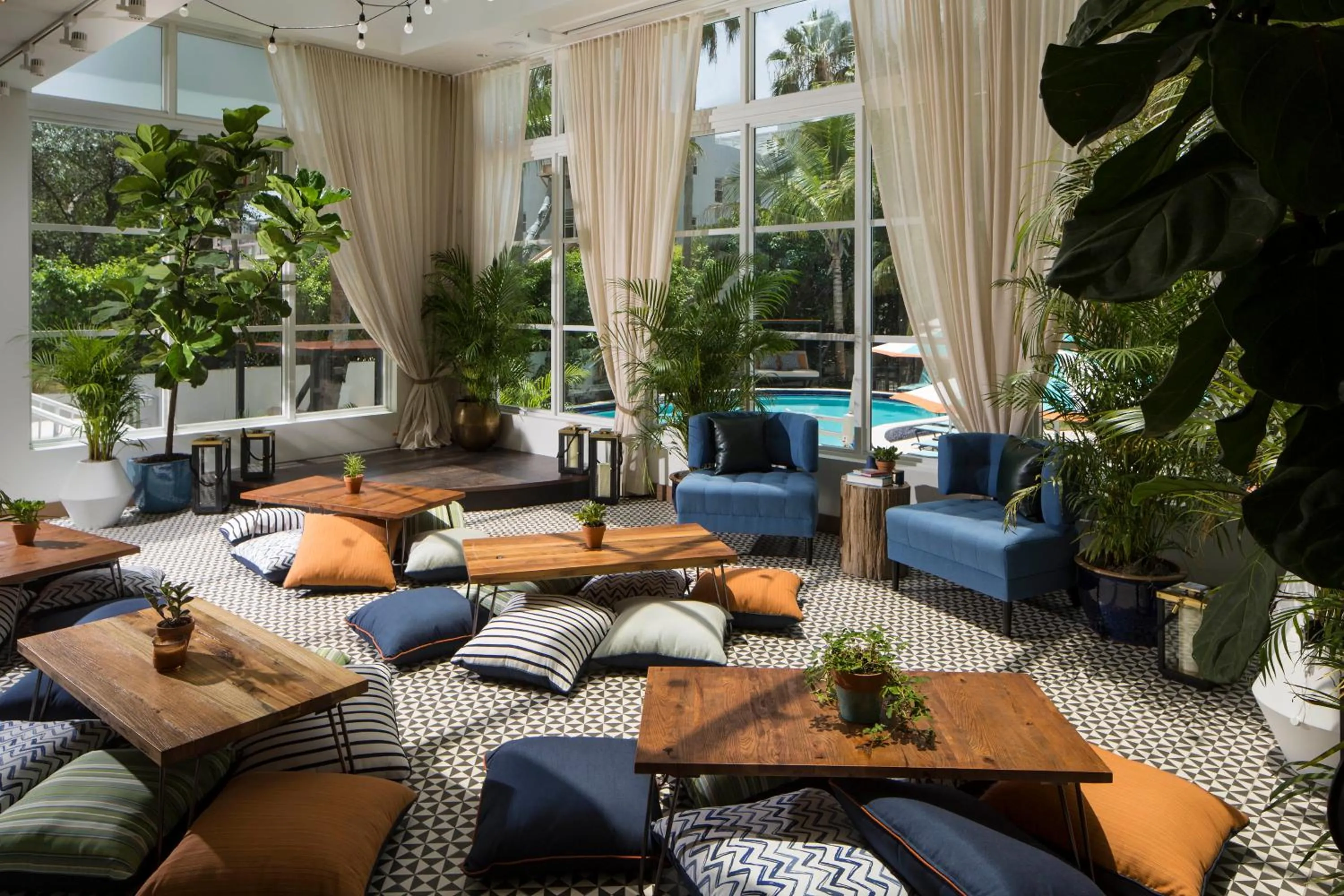 Living room in Generator Miami