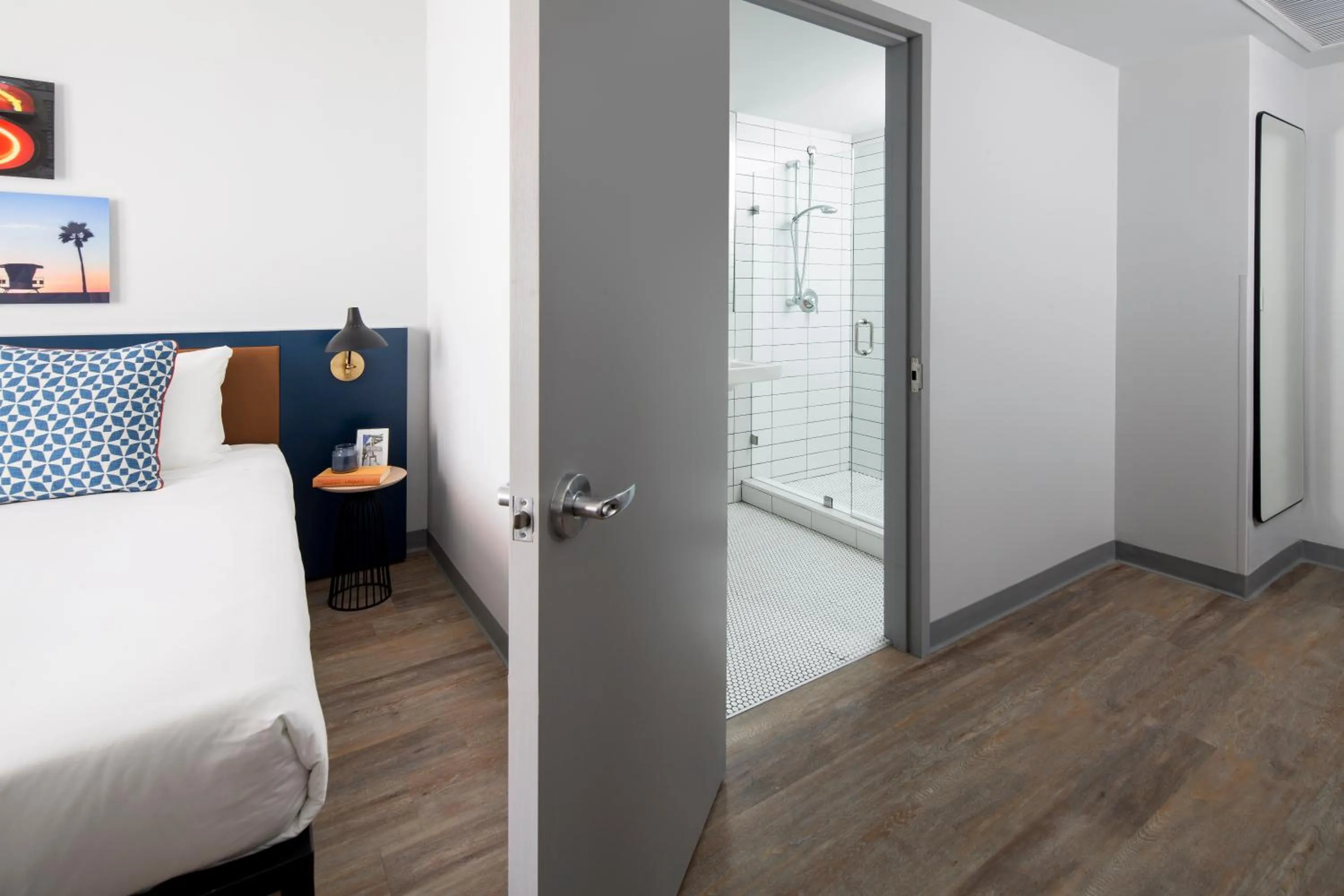 Bed in Generator Miami