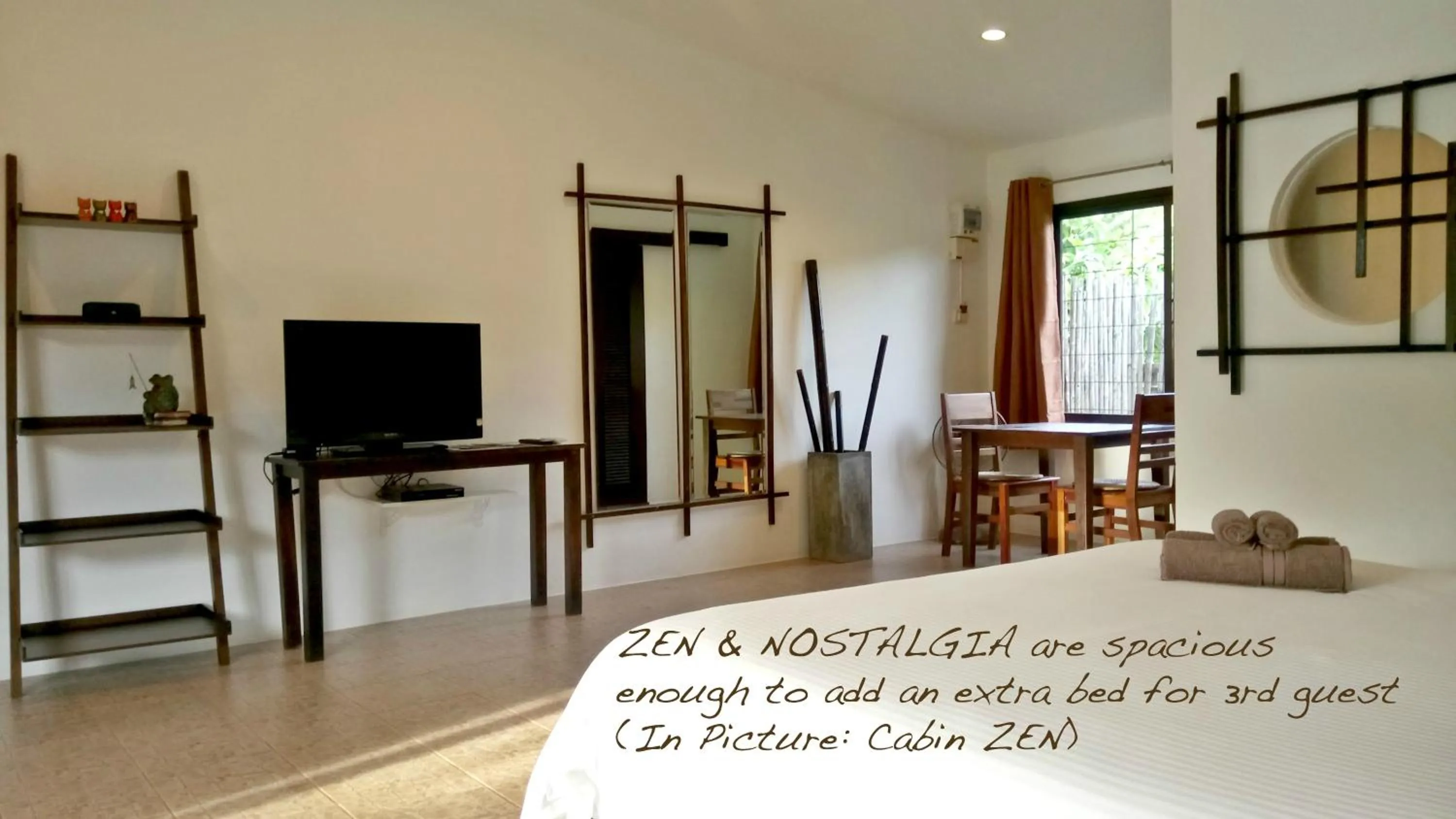 Seating area, Bed in Escape-Cabins