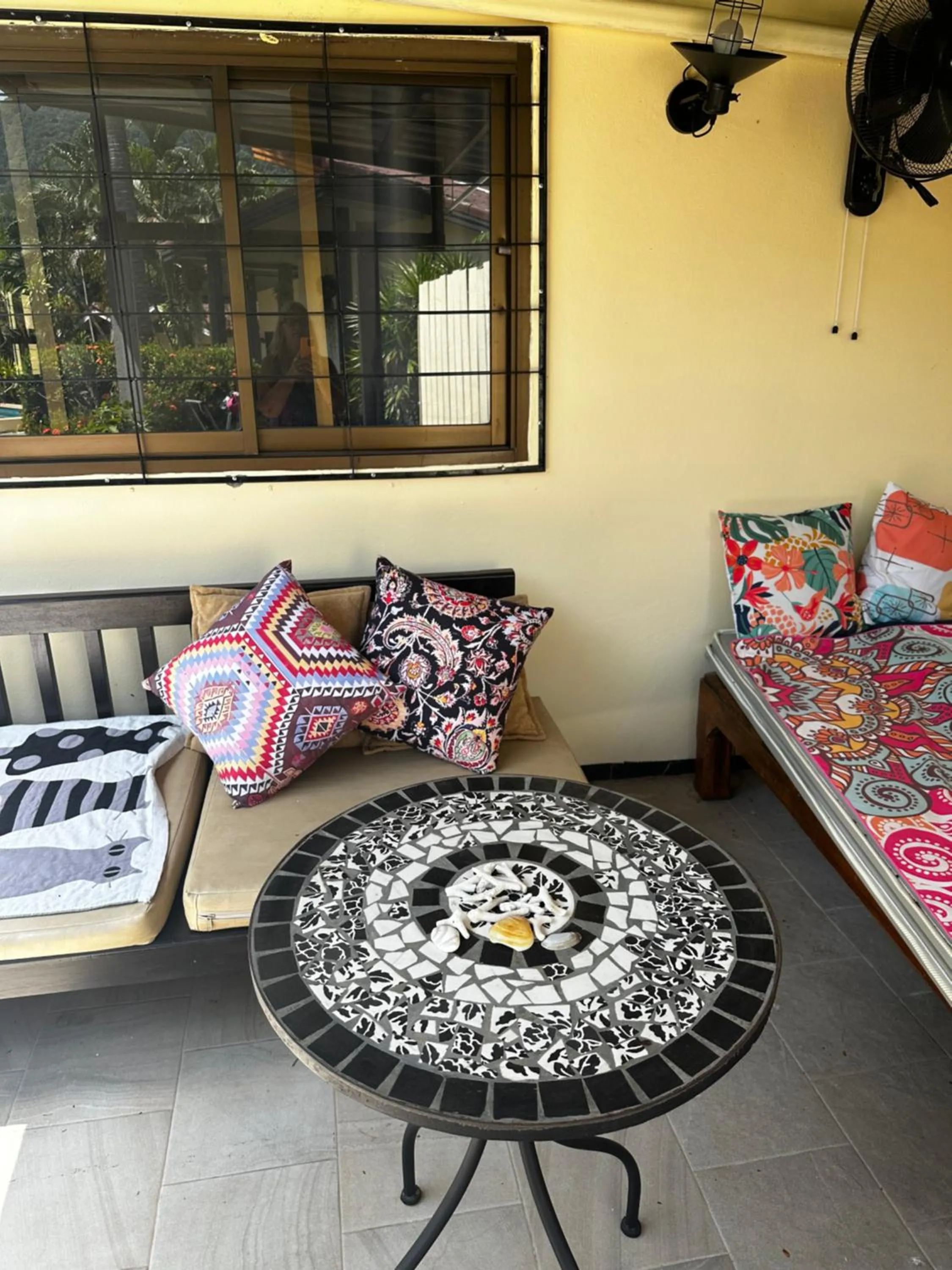 Seating area in Escape-Cabins