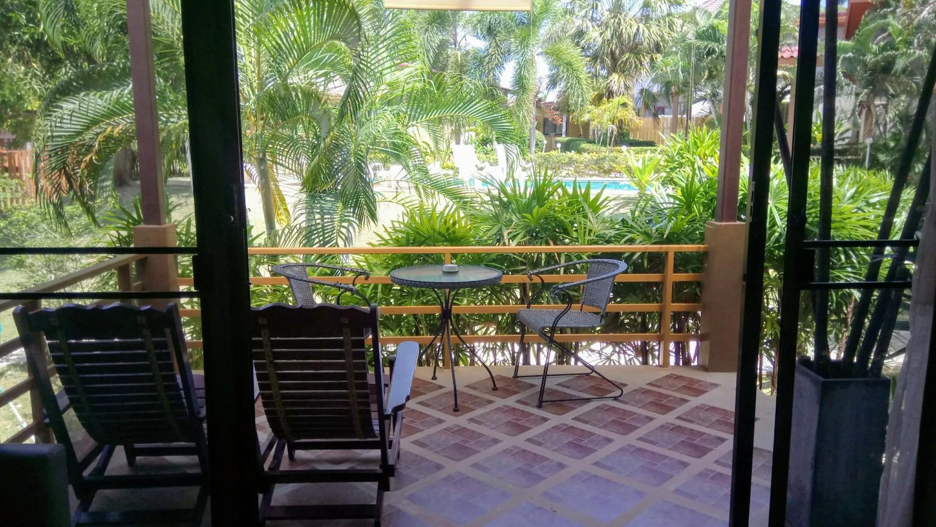 Patio in Escape-Cabins