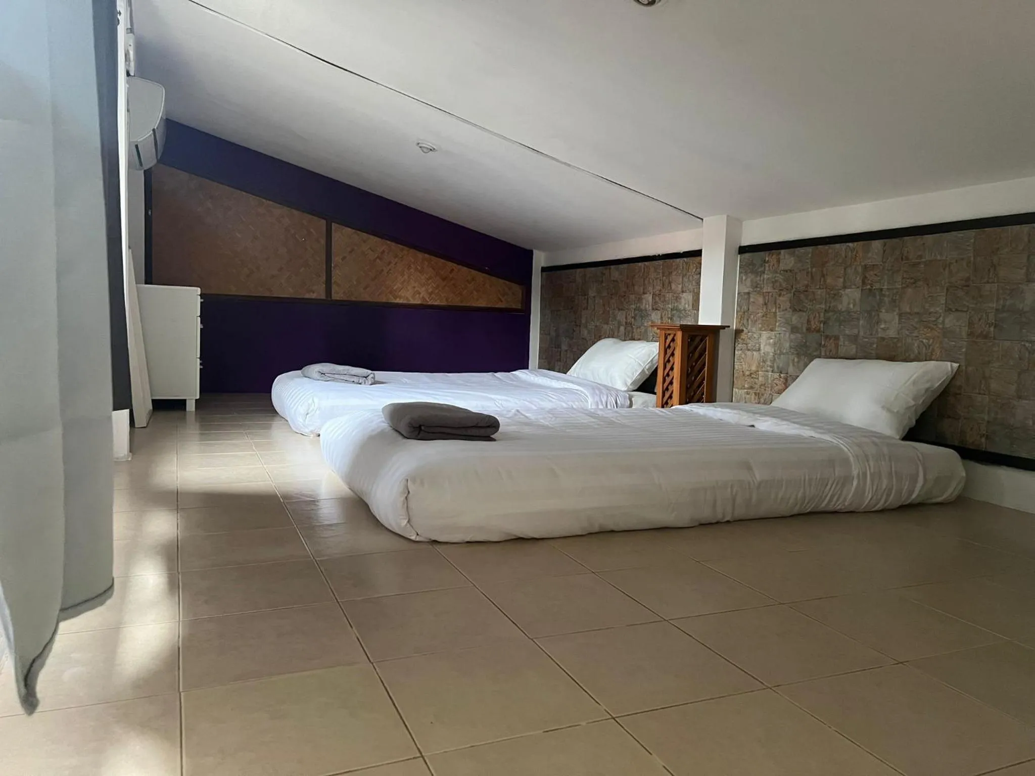 Bedroom, Bed in Escape-Cabins