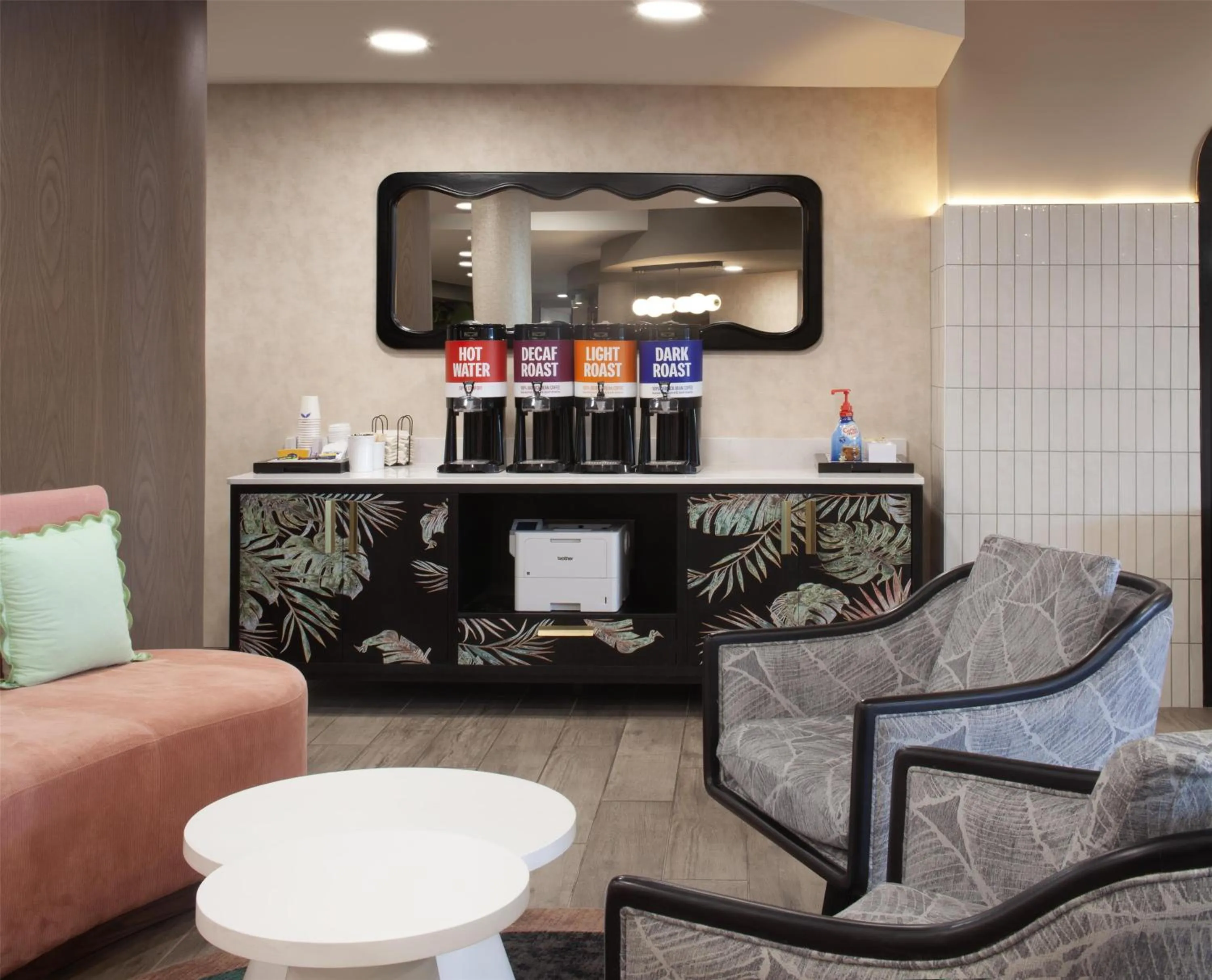 Dining area in Hampton Inn by Hilton Tampa Fairgrounds Casino