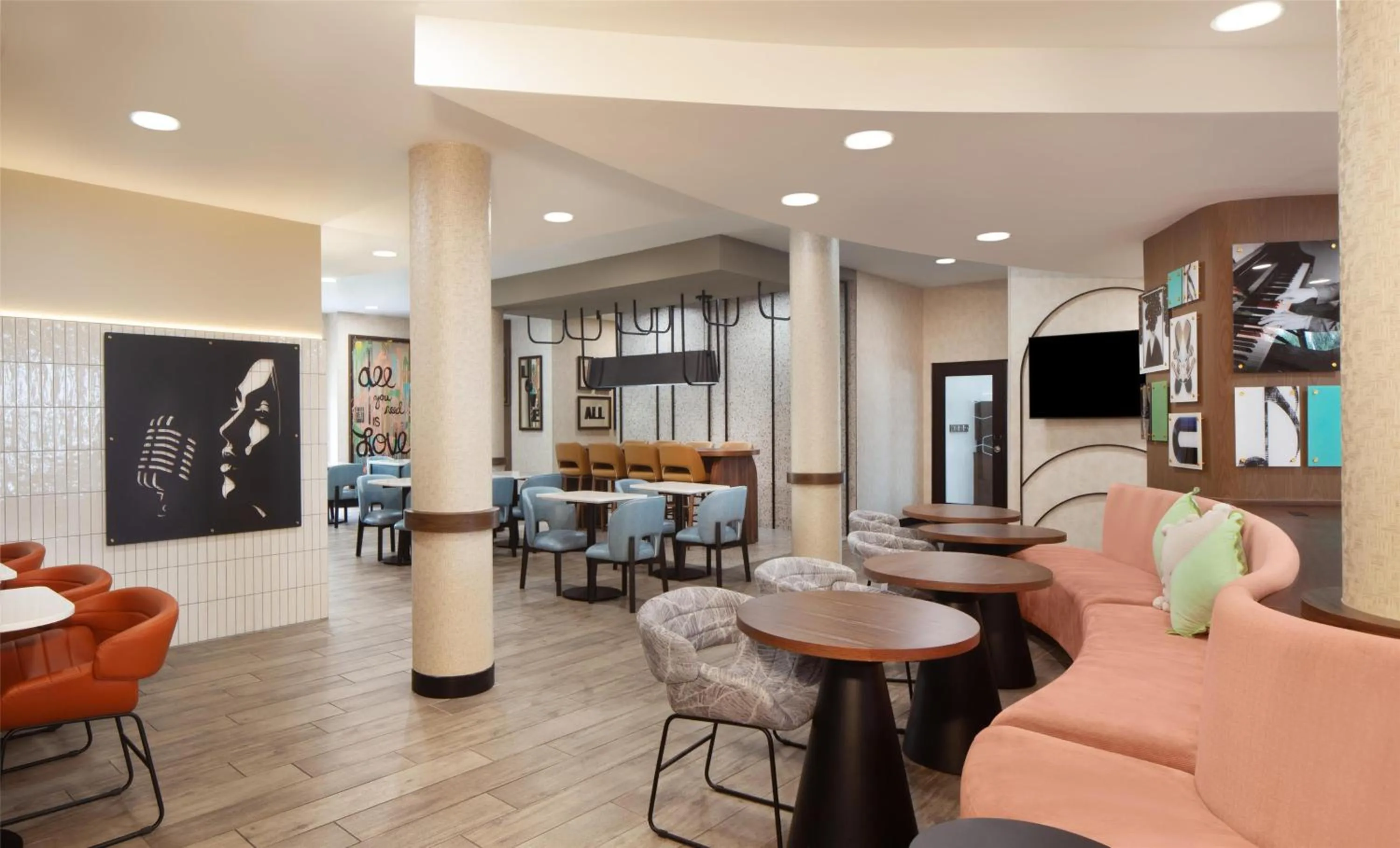 Restaurant/places to eat in Hampton Inn by Hilton Tampa Fairgrounds Casino