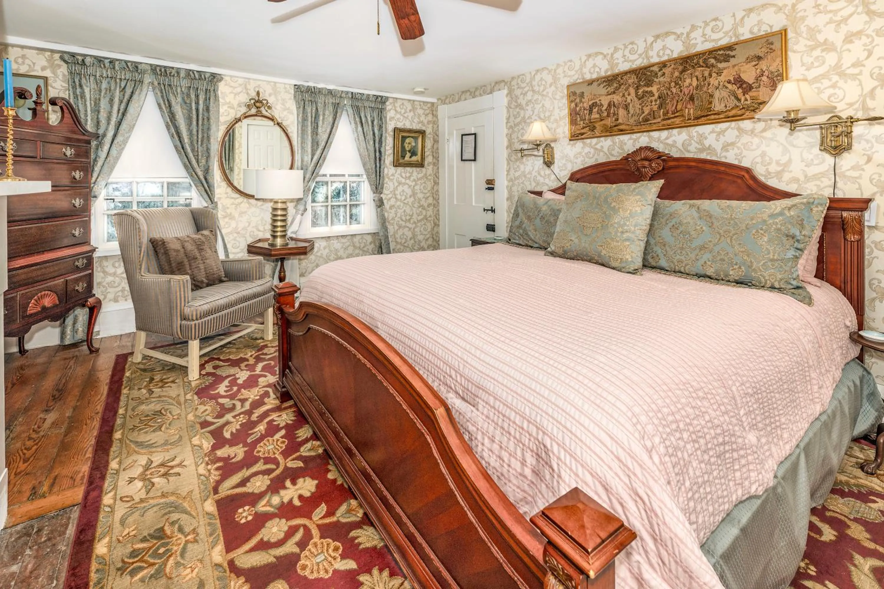 Bed in Holiday Guest House Bed & Breakfast