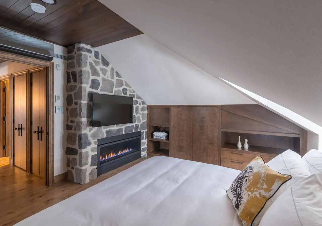 Bedroom, Bed in La Maison Kent - Par Aneyro