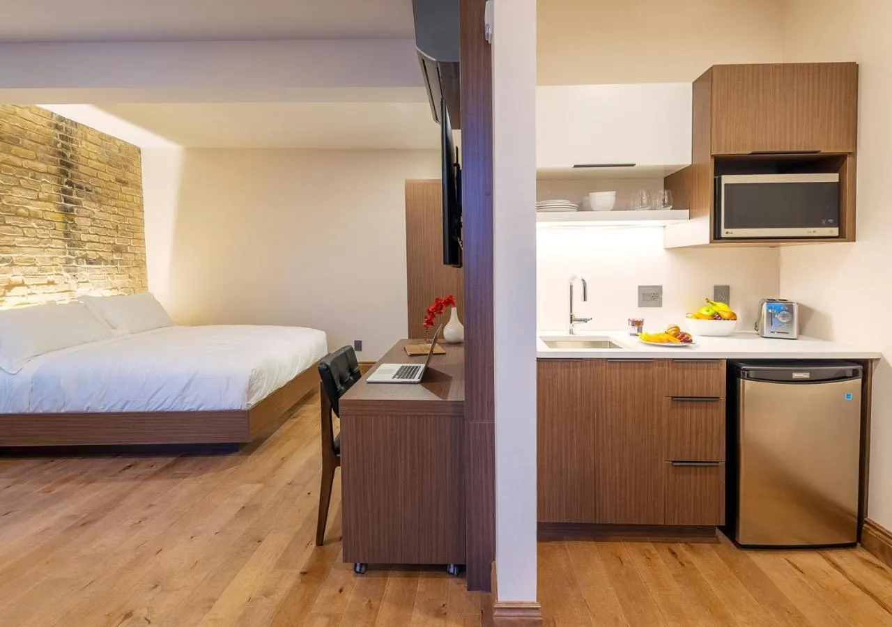 Kitchen or kitchenette, Bed in La Maison Kent - Par Aneyro