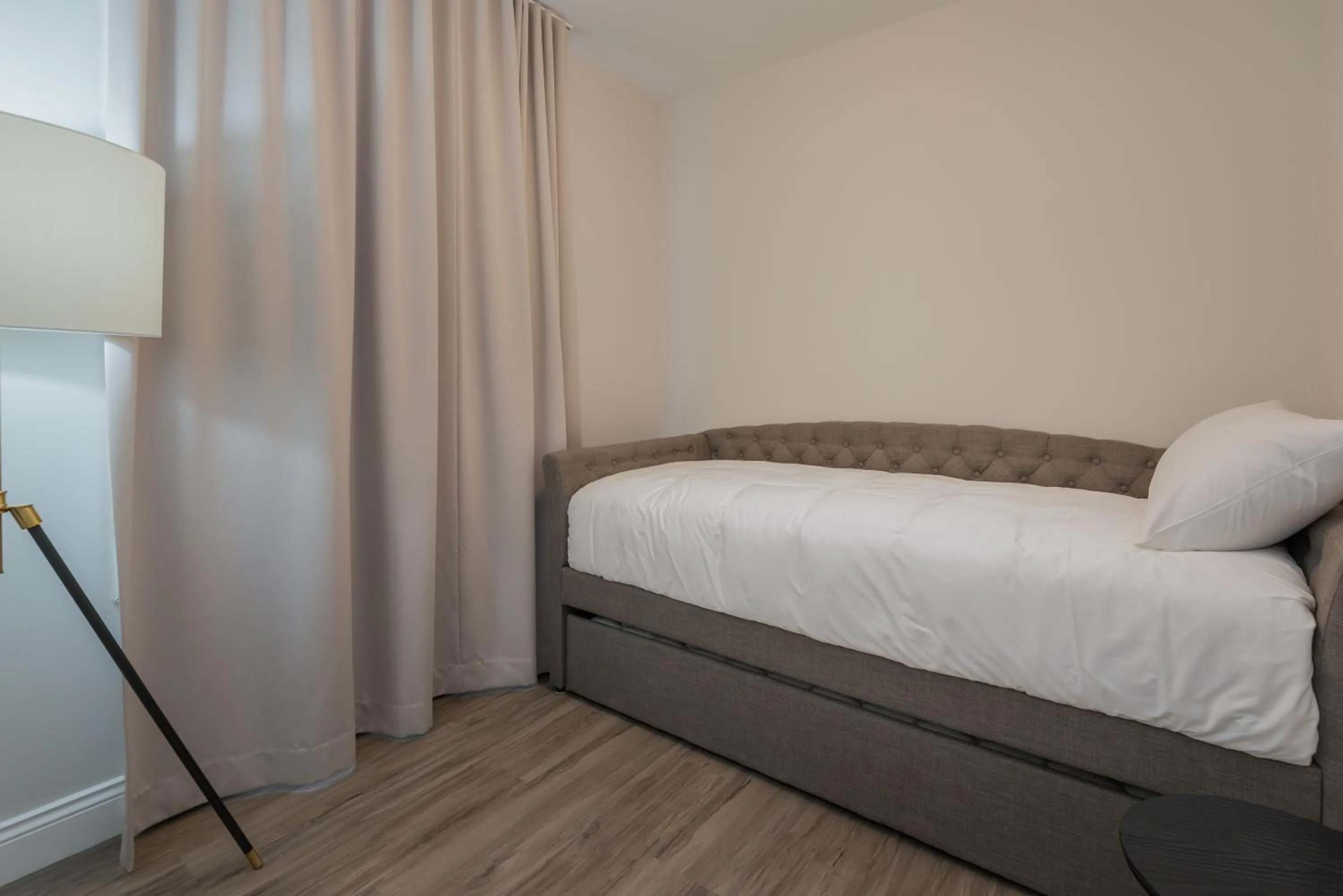 Bed in La Maison Kent - Par Aneyro