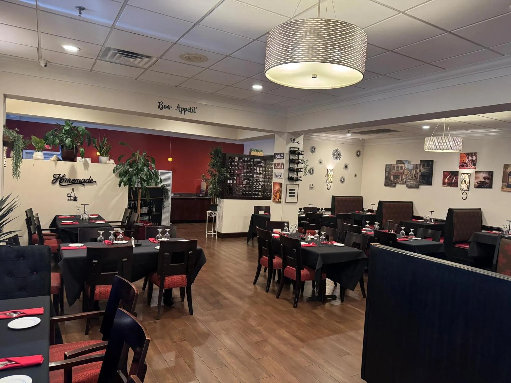 Restaurant/places to eat in Holiday Inn New London by IHG