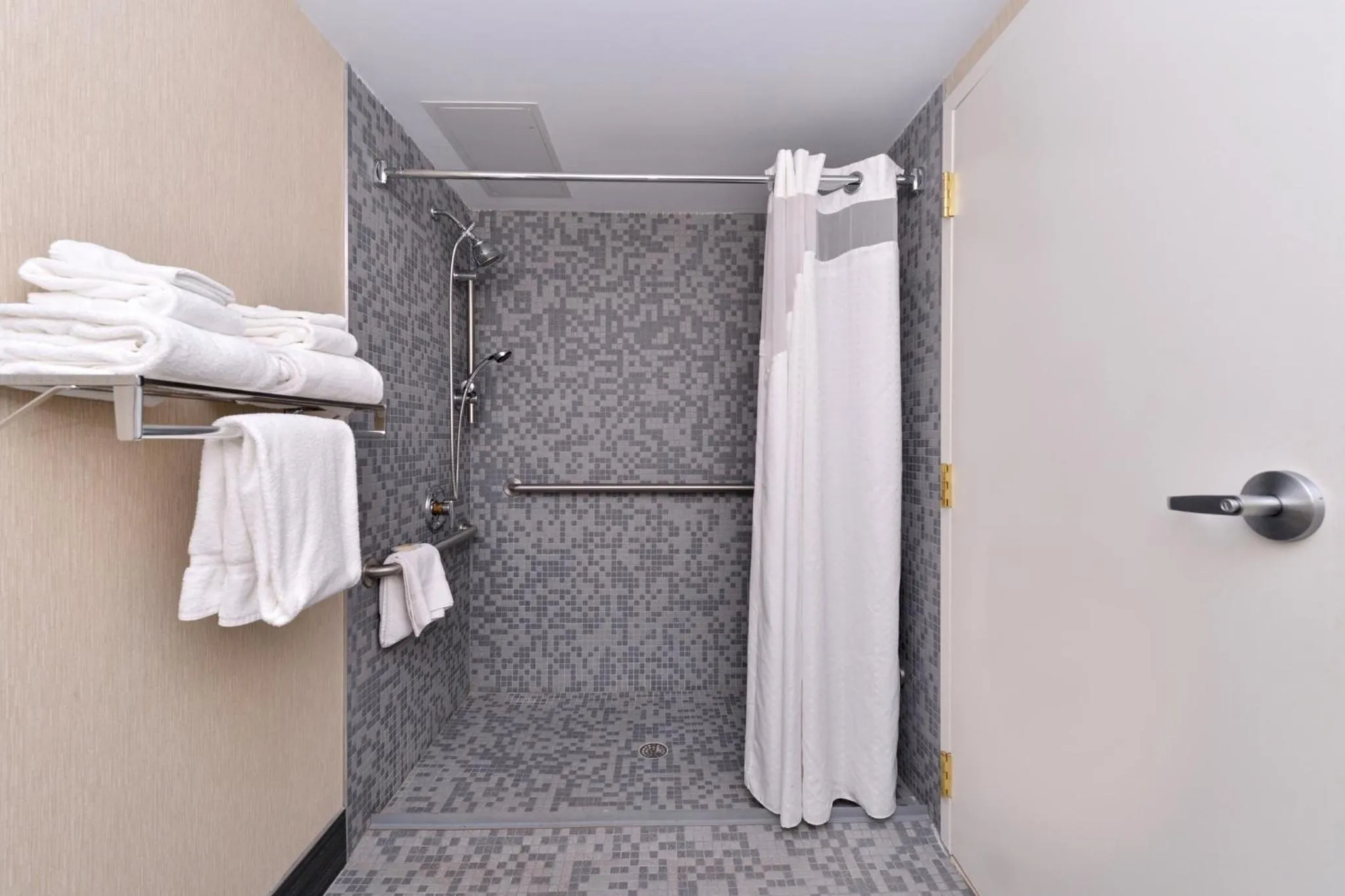 Bathroom in Holiday Inn New London by IHG