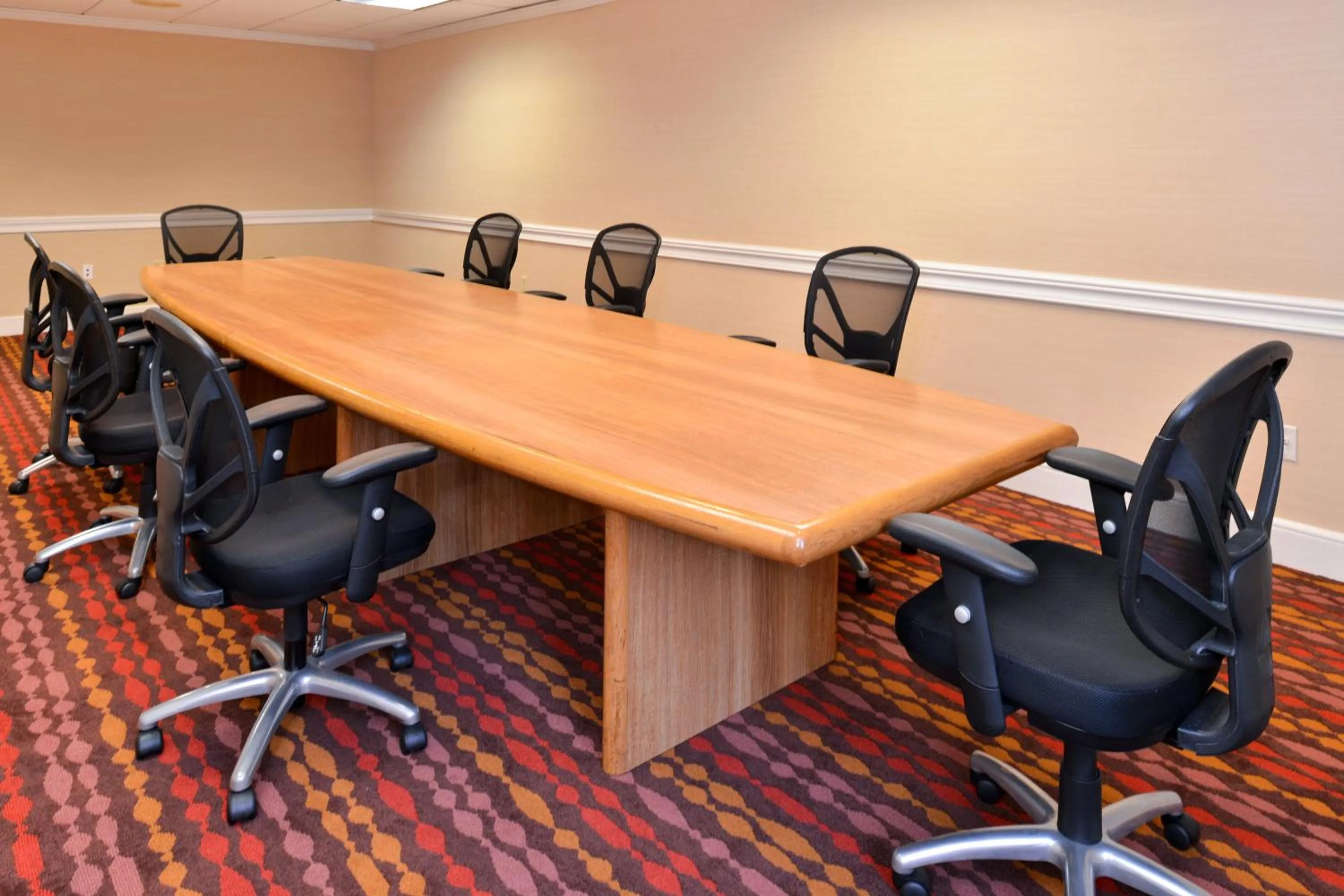 Meeting/conference room in Holiday Inn New London by IHG