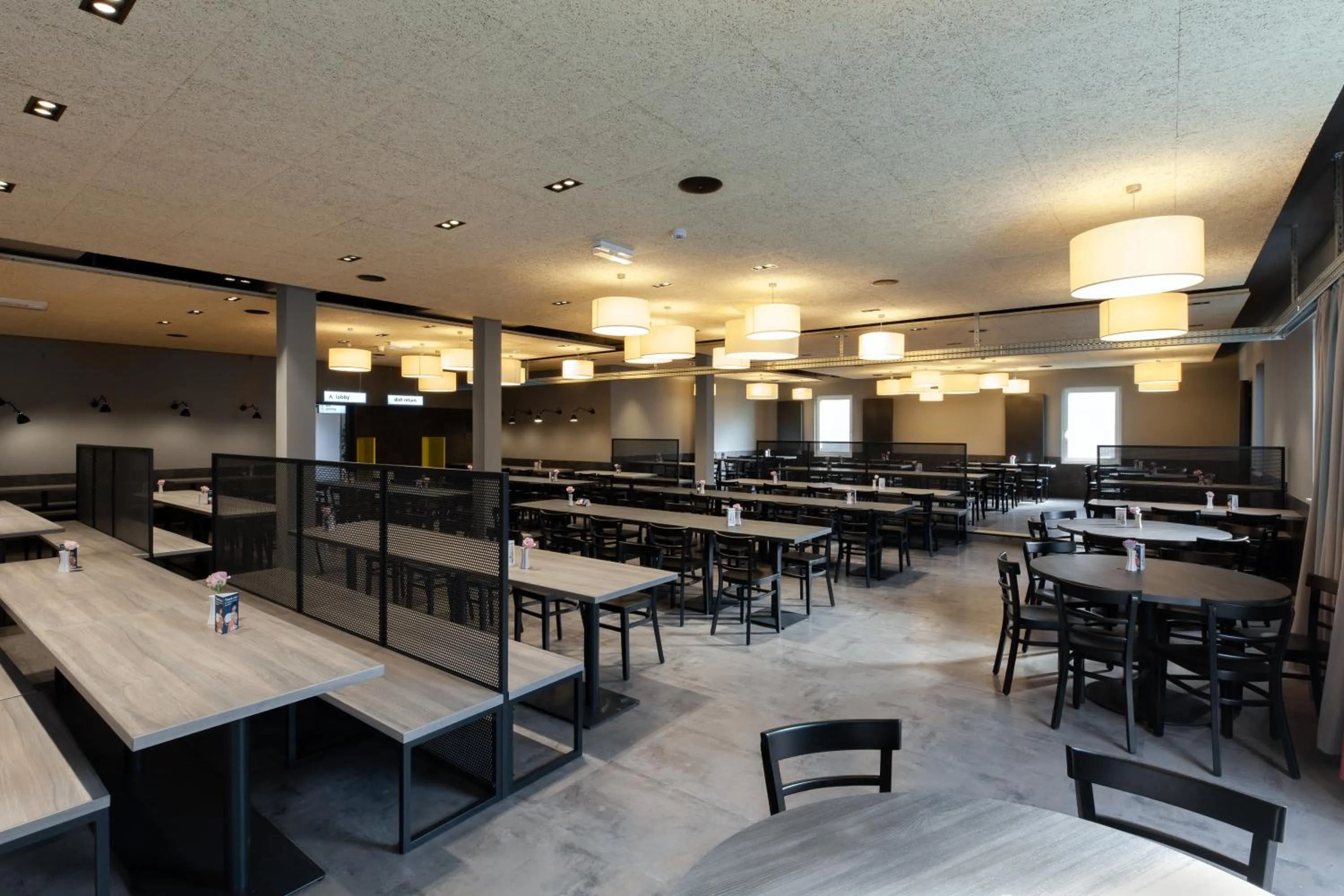 Restaurant/places to eat in a&o Frankfurt Ostend