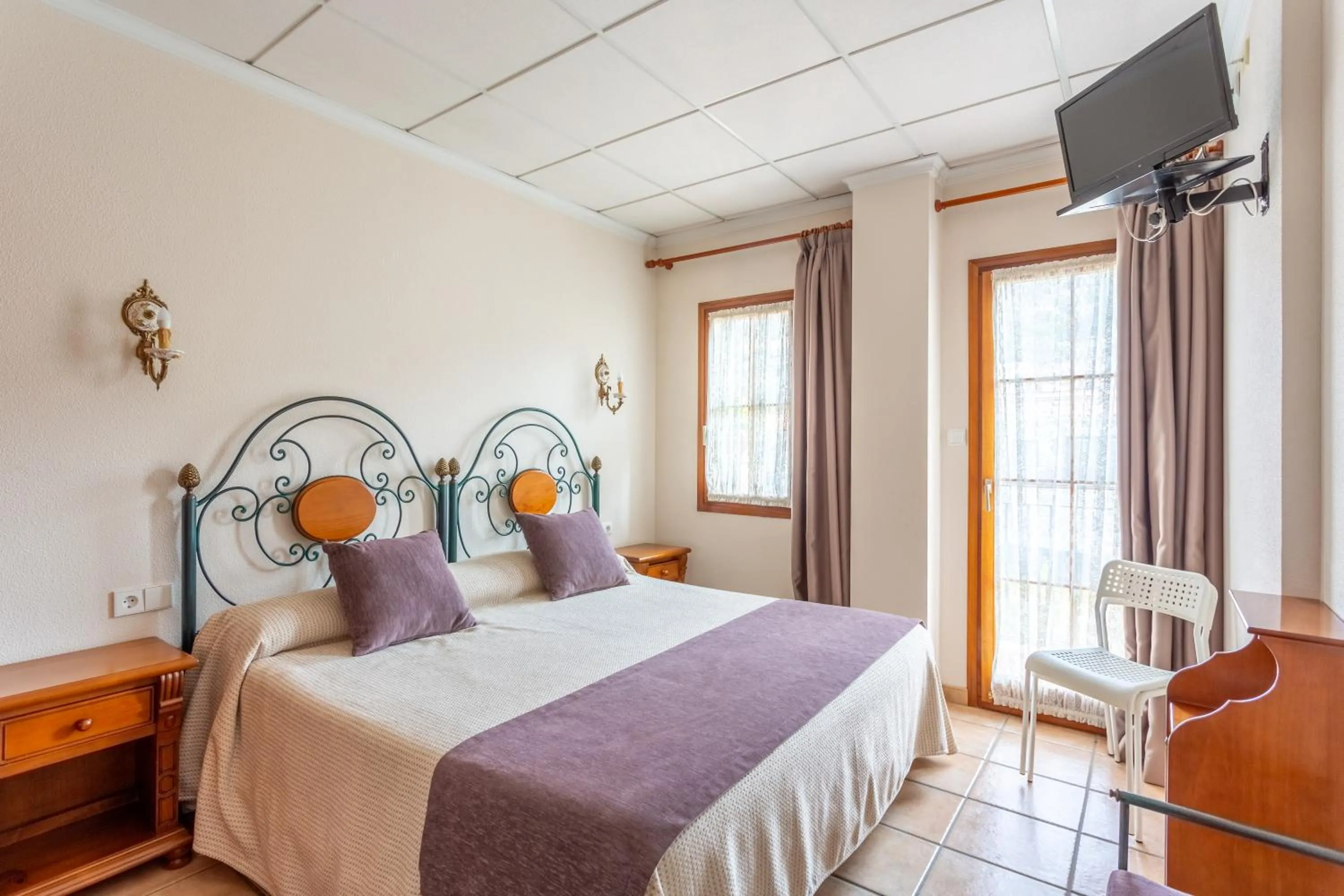 Photo of the whole room, Bed in Hotel Rural Serrella