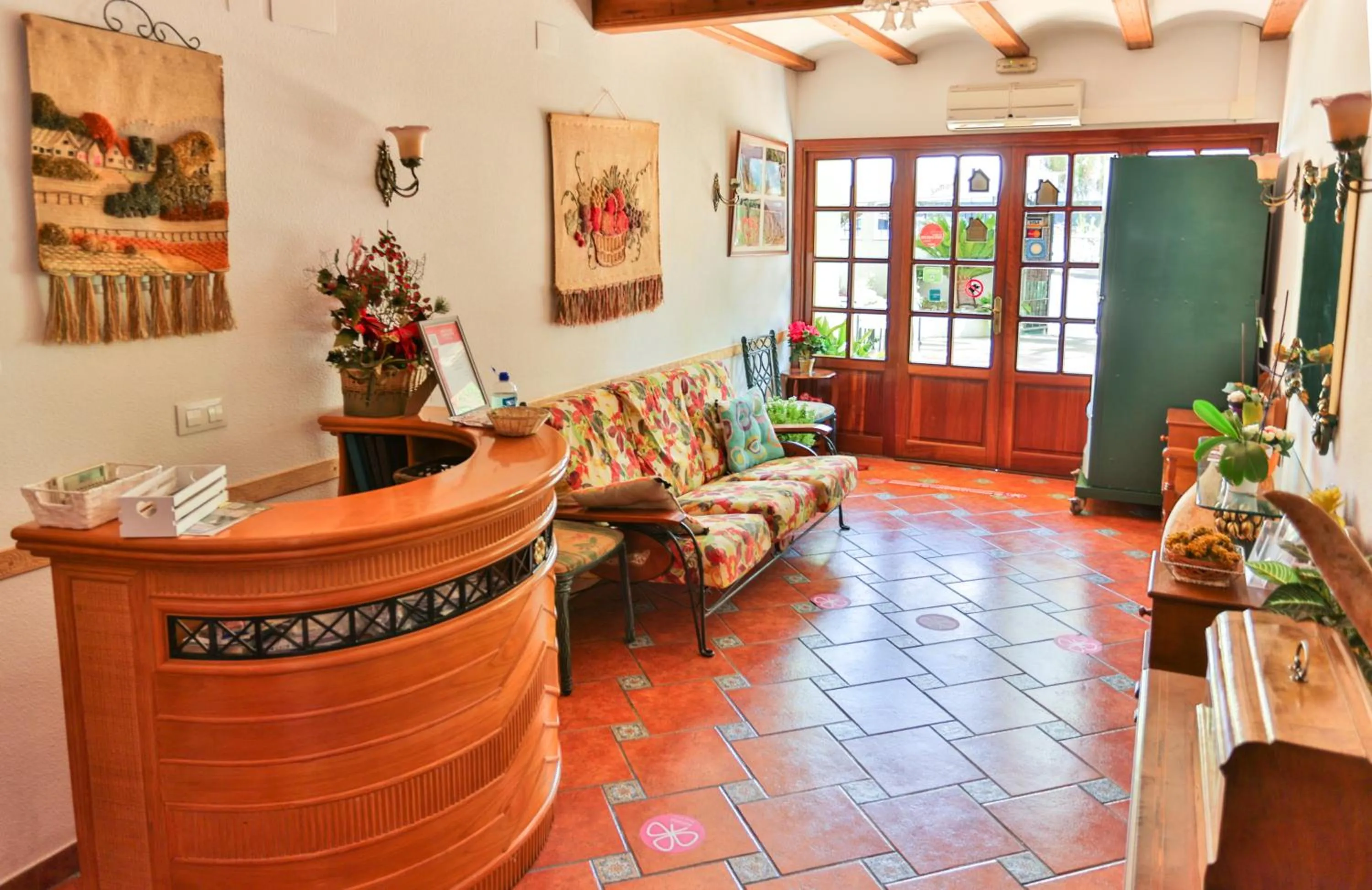 Lobby or reception in Hotel Rural Serrella