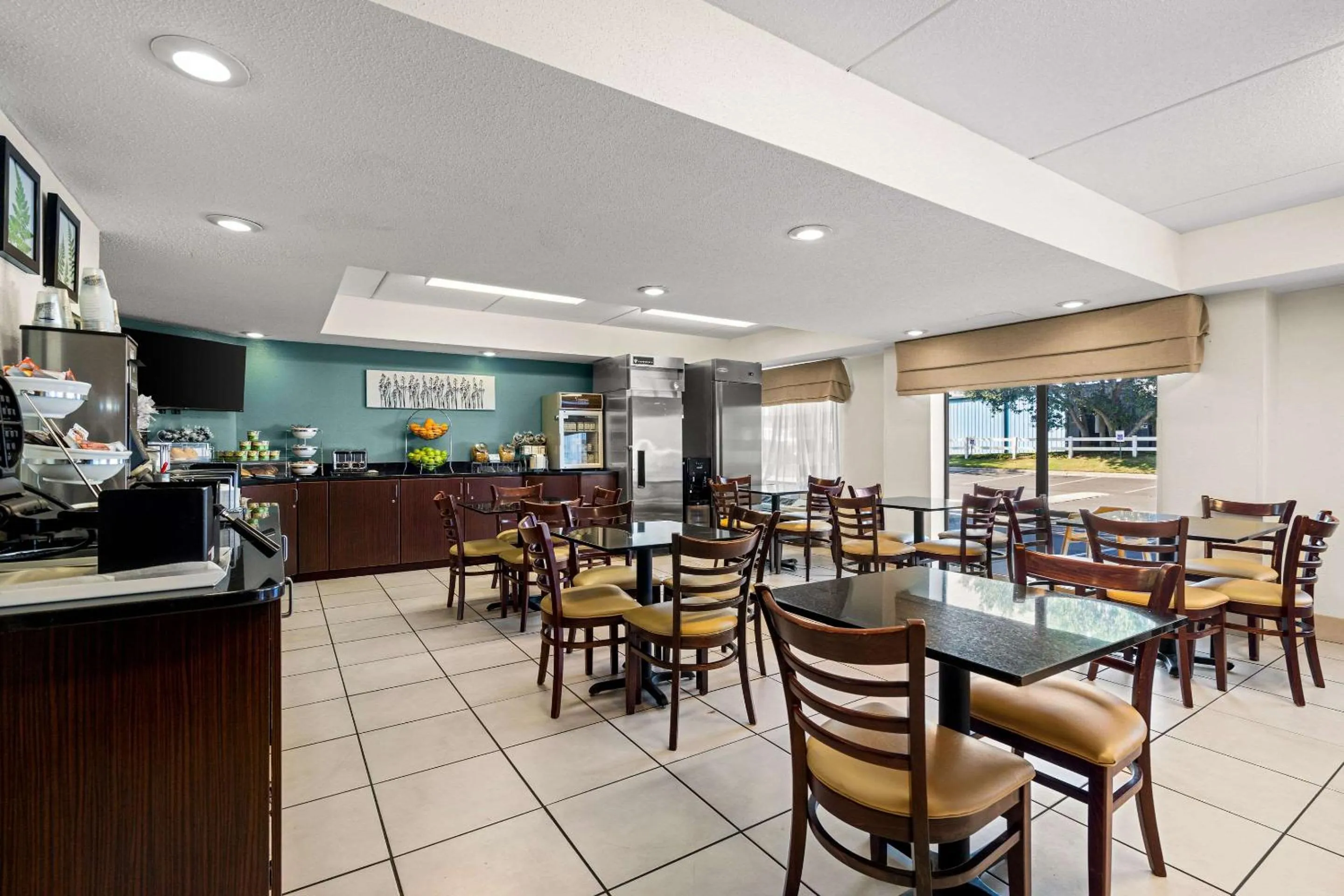 Breakfast in Sleep Inn Wilmington near University