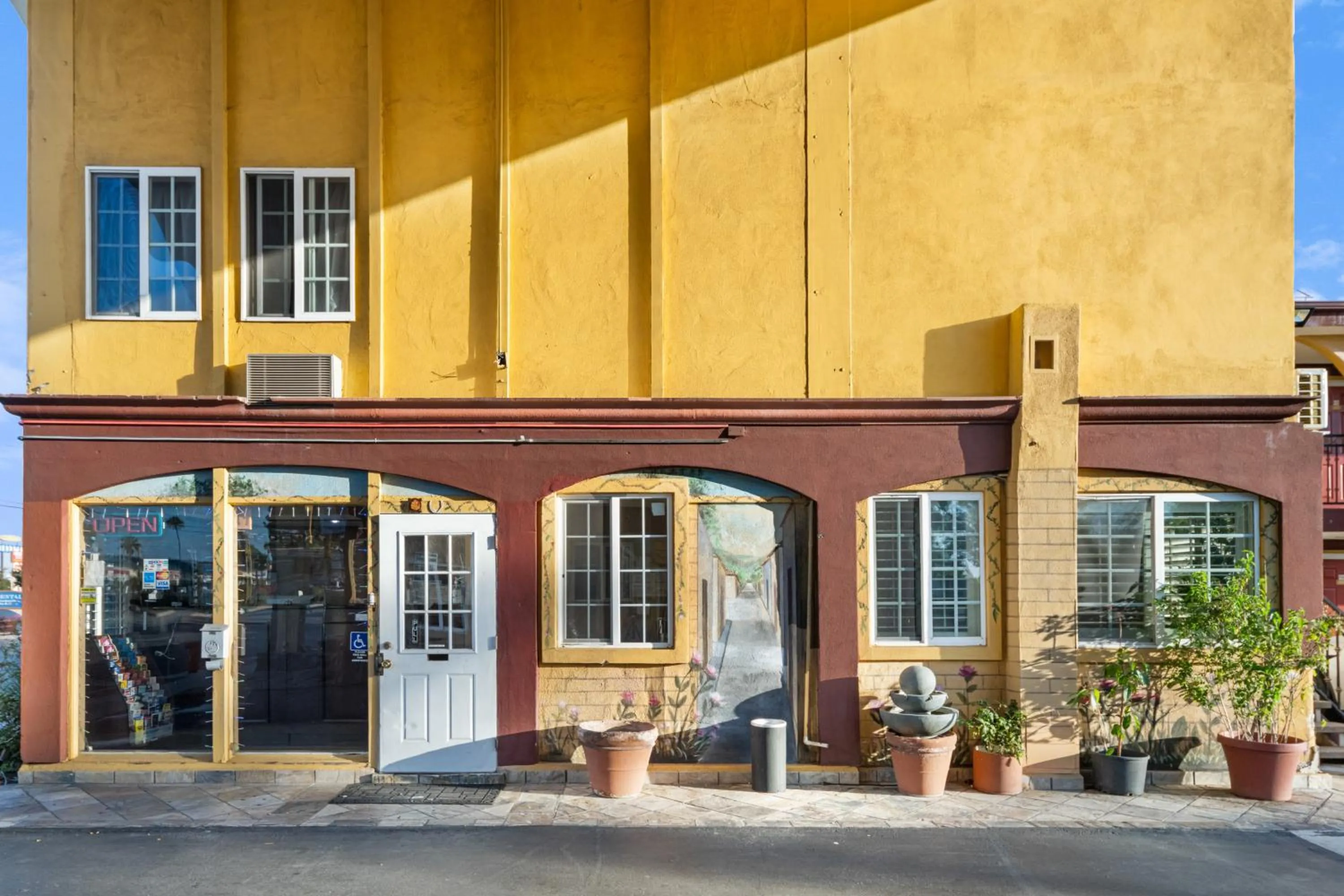 Sky Palm Motel - Orange