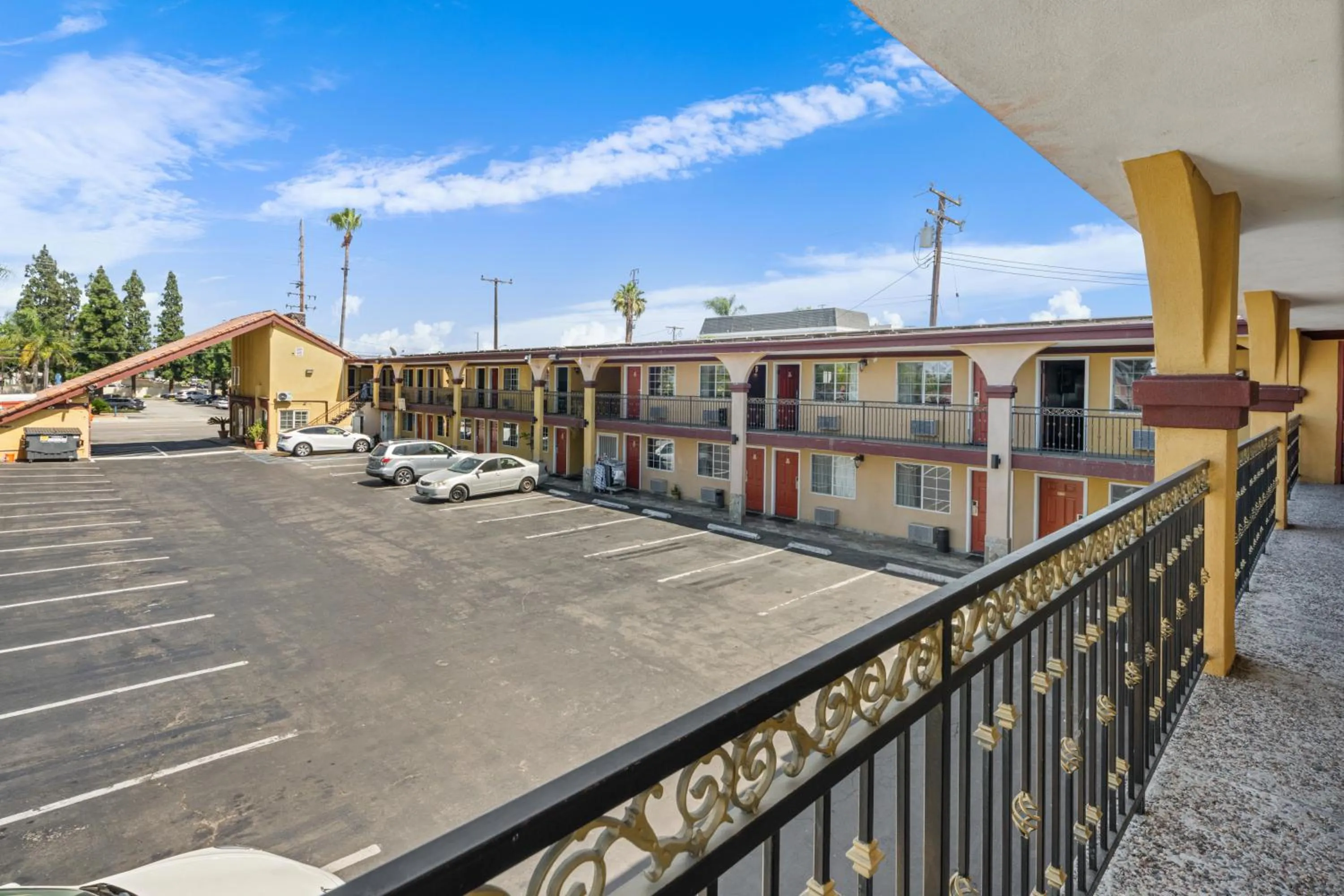 Sky Palm Motel - Orange