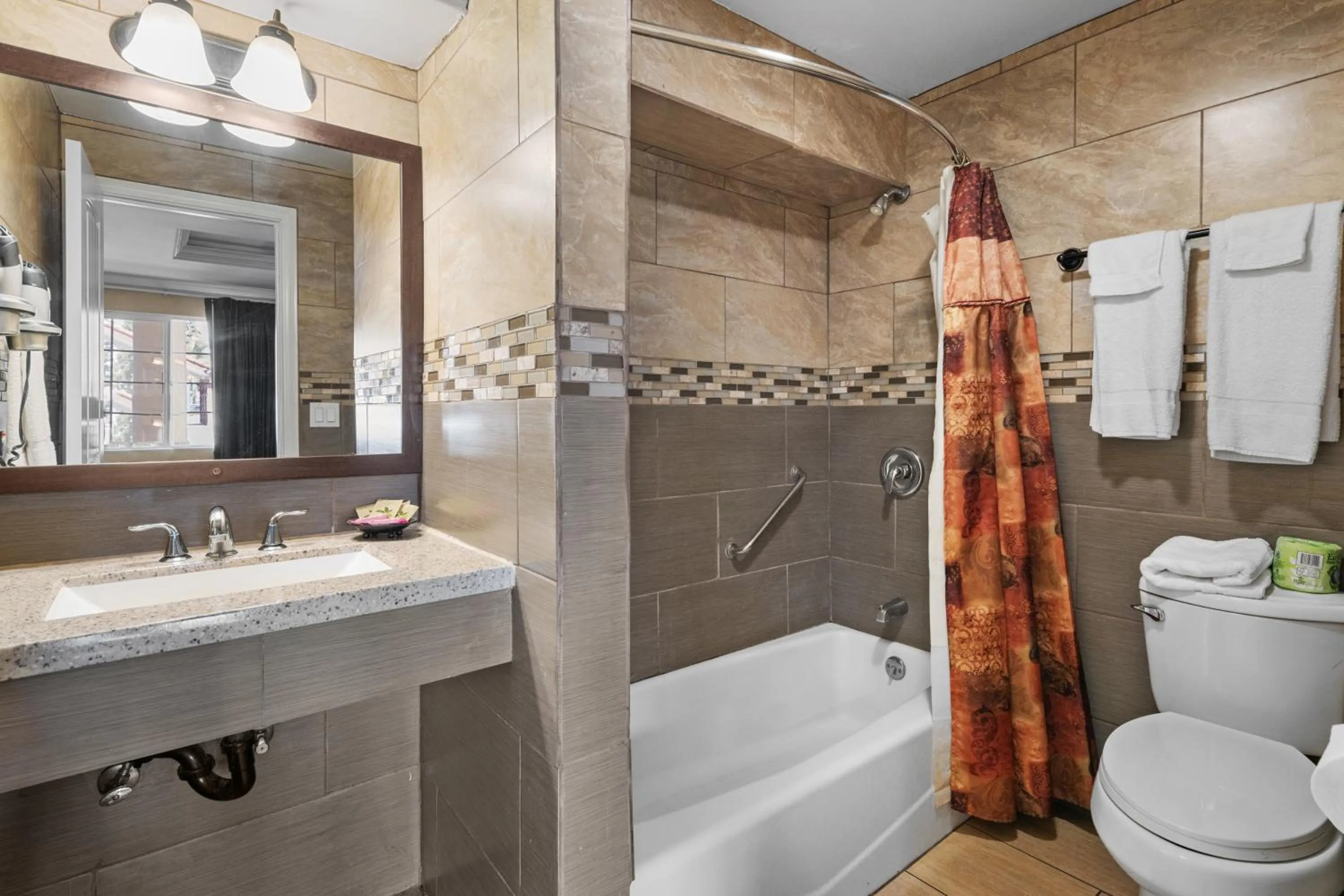 Sky Palm Motel - Orange