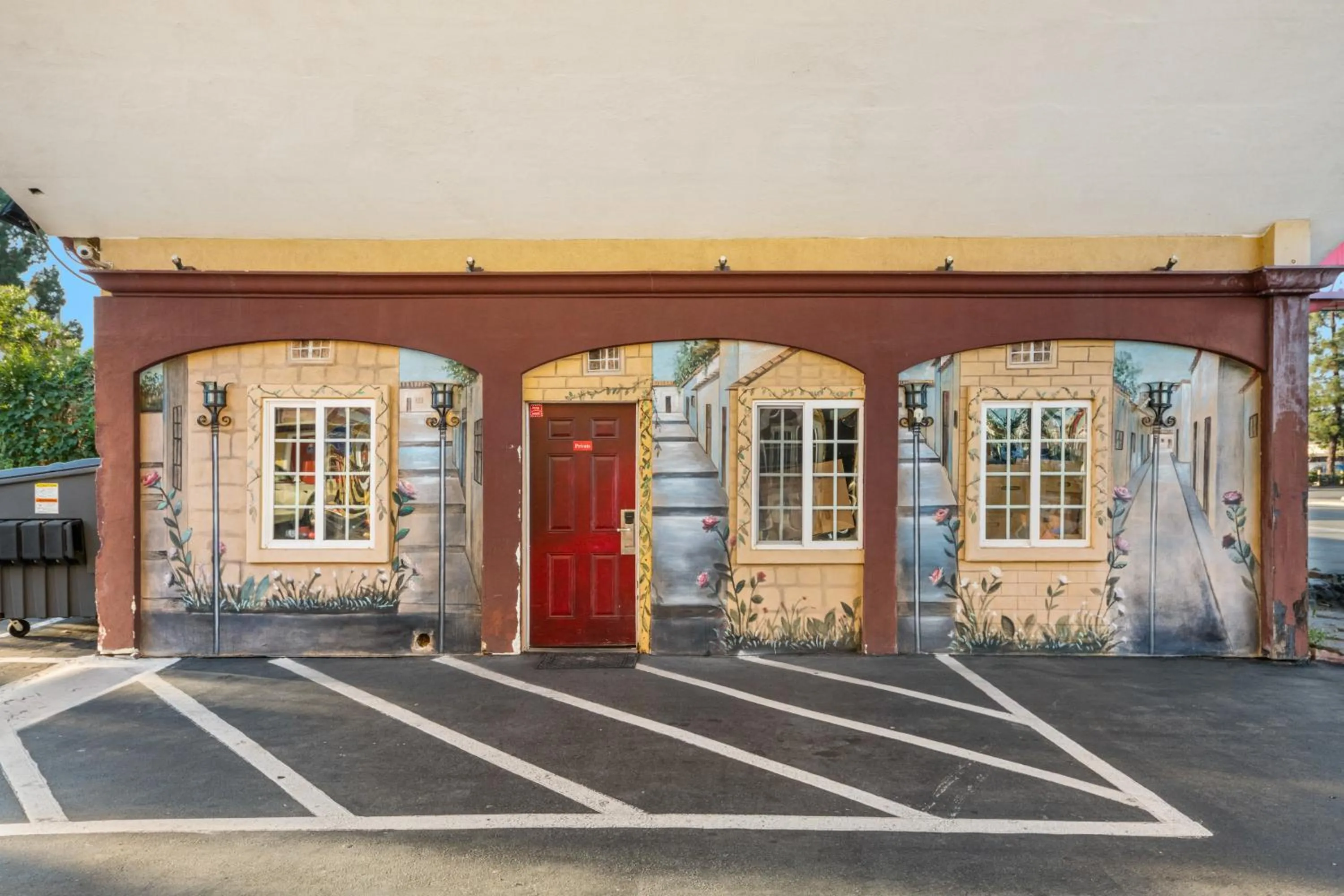 Sky Palm Motel - Orange