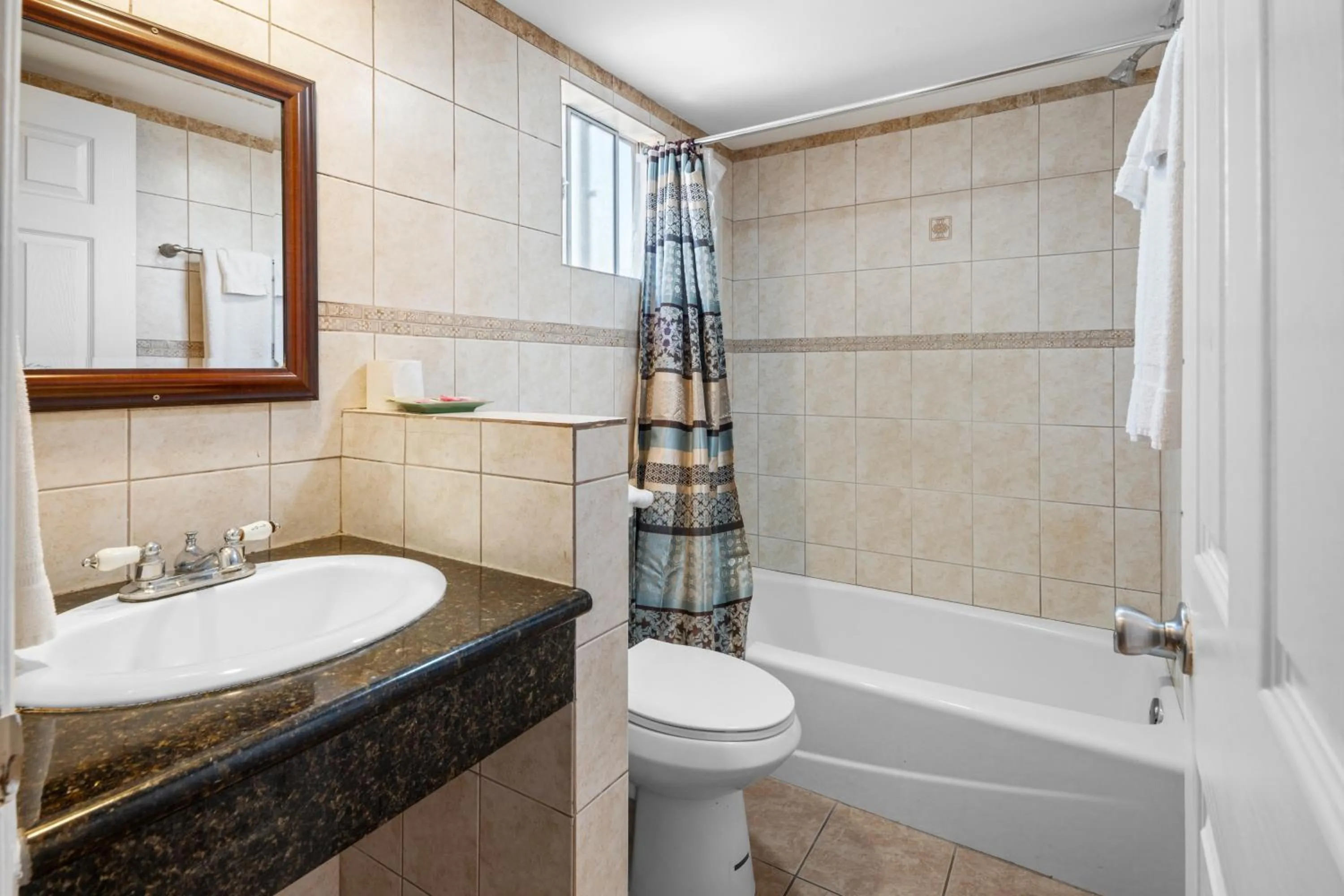 Sky Palm Motel - Orange