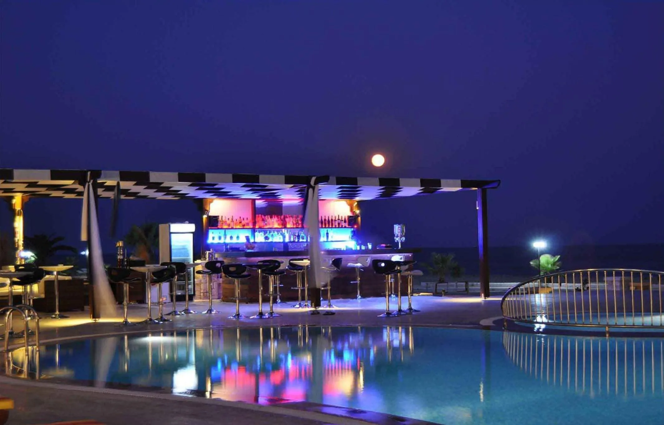 Pool view in Hotel Silvanus