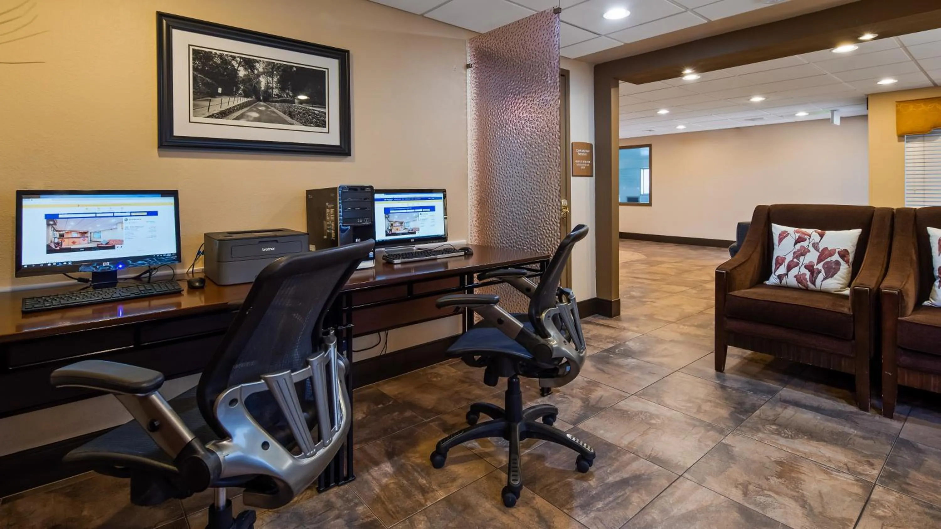 Business facilities in Best Western Inn & Suites