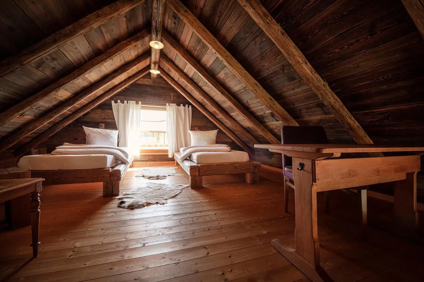 Photo of the whole room, Bed in Widmann's Löwen