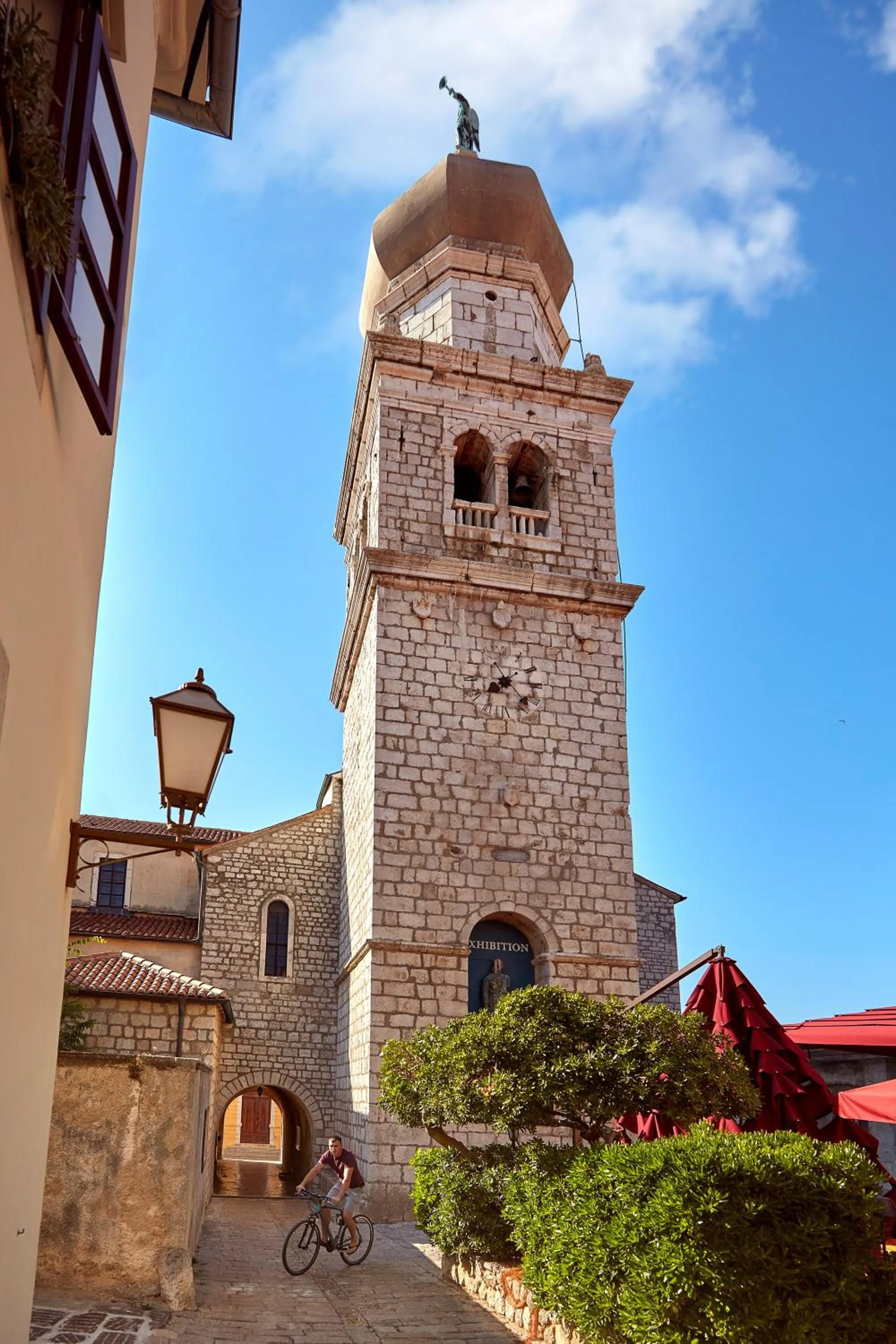 Neighbourhood in Hotel Marina