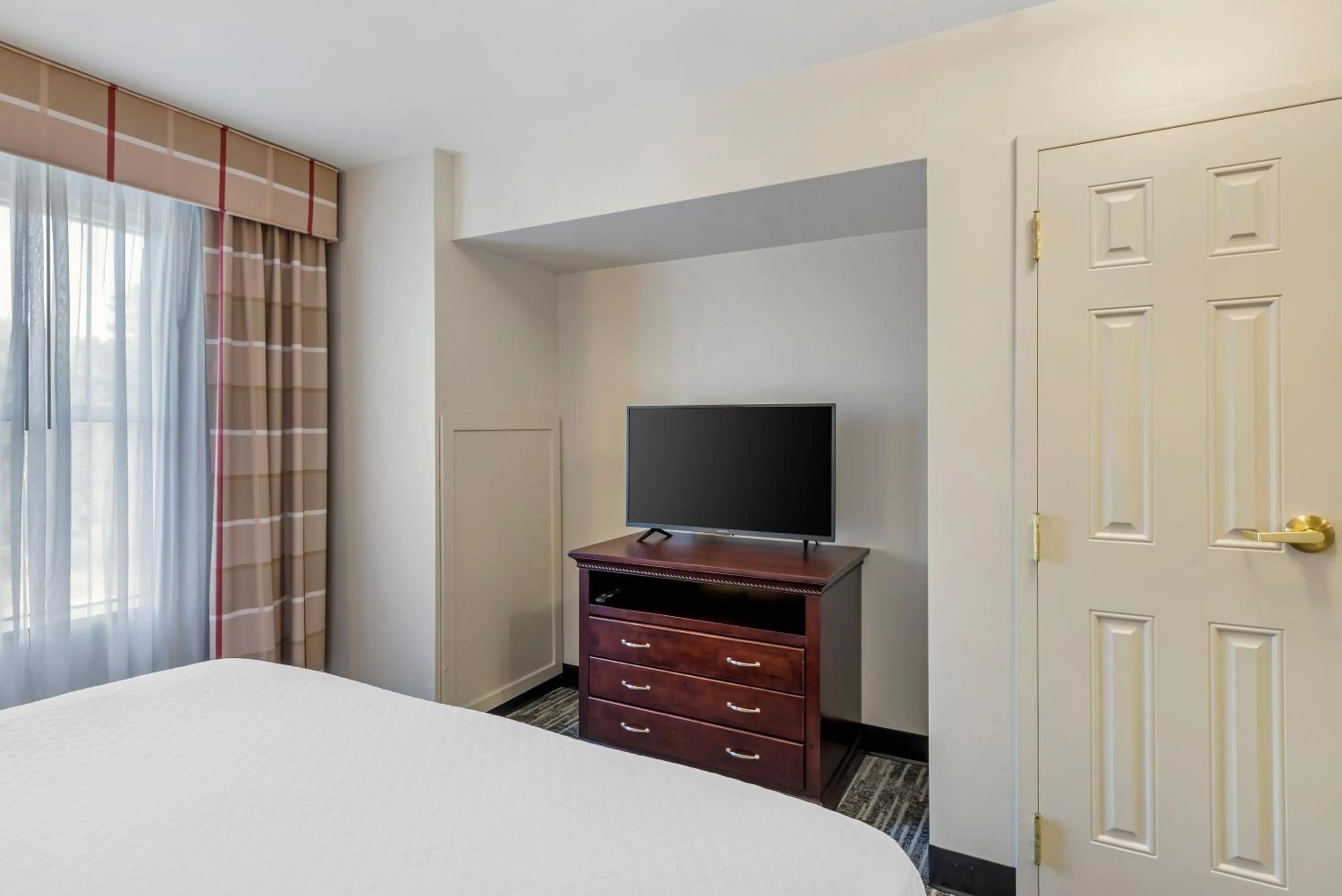 Bed in Country Inn & Suites by Radisson, Ashland - Hanover, VA