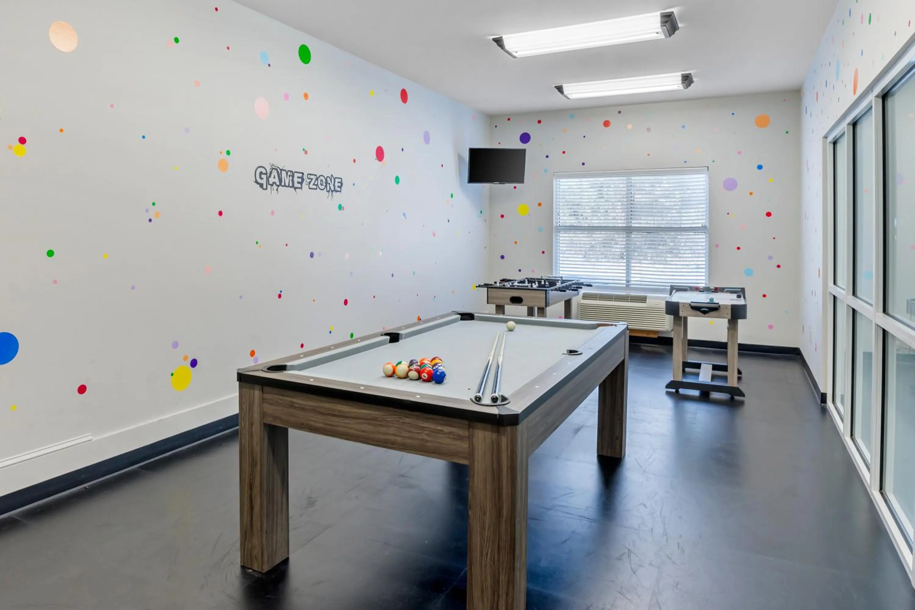 Game Room in Country Inn & Suites by Radisson, Ashland - Hanover, VA