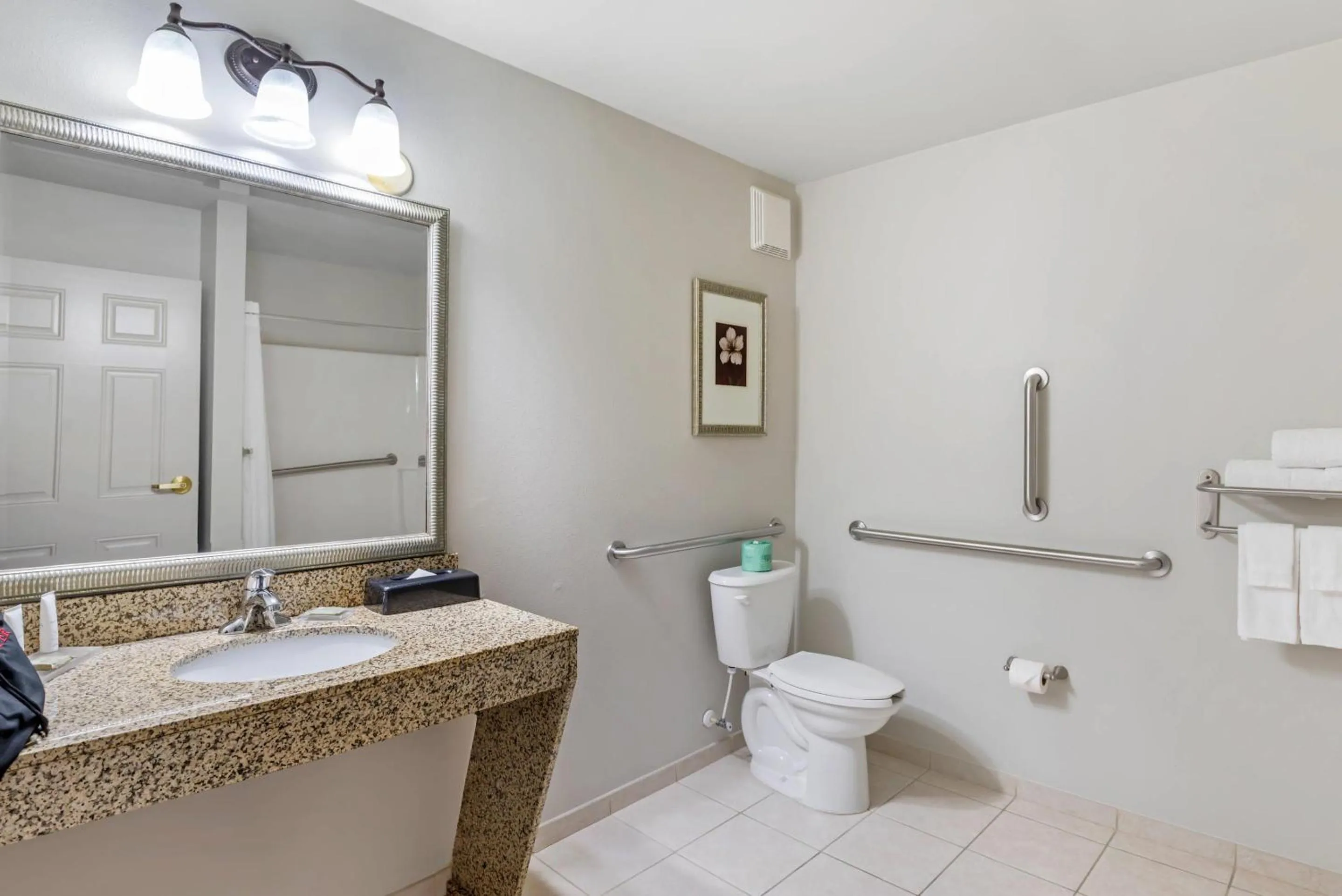 Bedroom in Country Inn & Suites by Radisson, Ashland - Hanover, VA