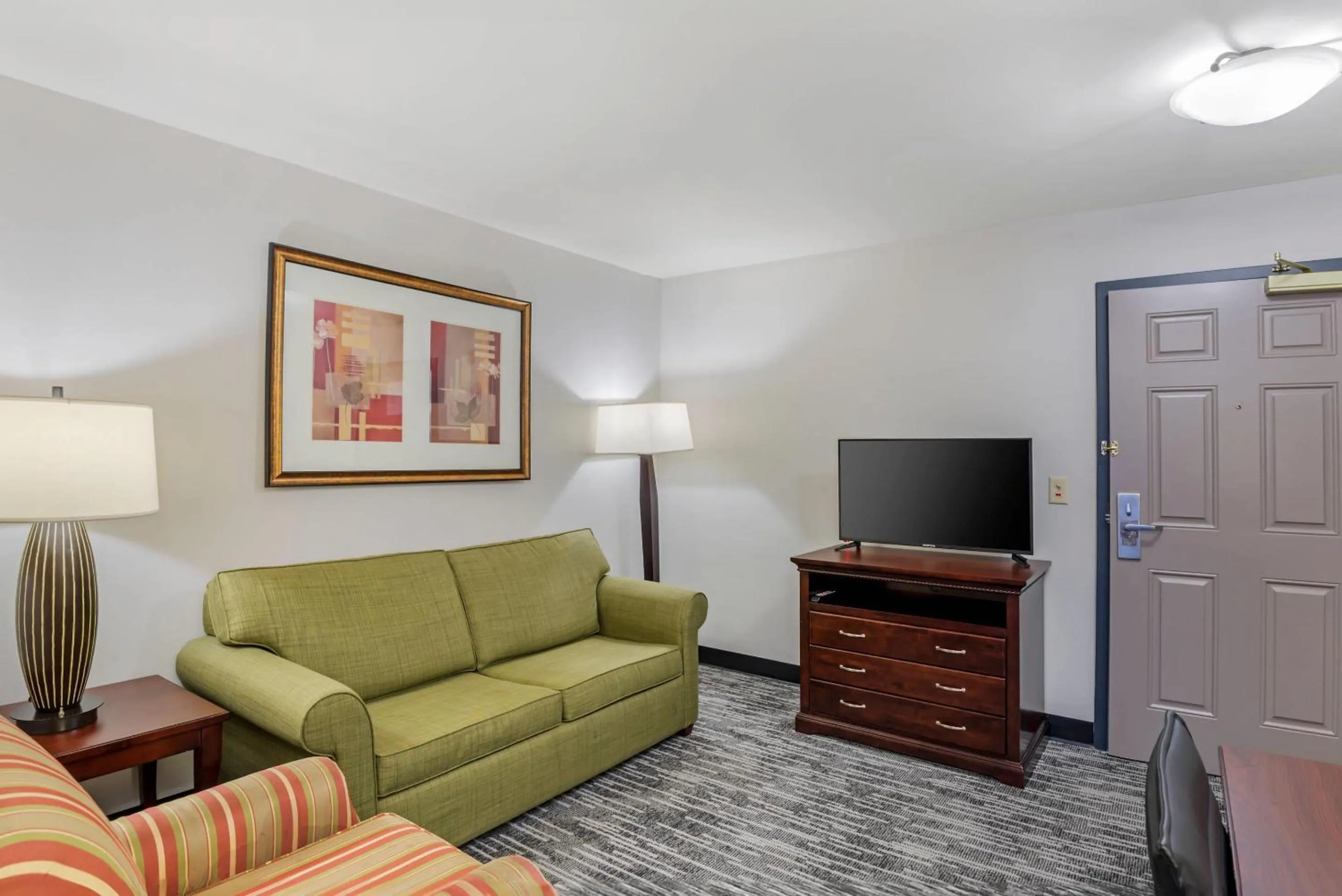 Bedroom in Country Inn & Suites by Radisson, Ashland - Hanover, VA