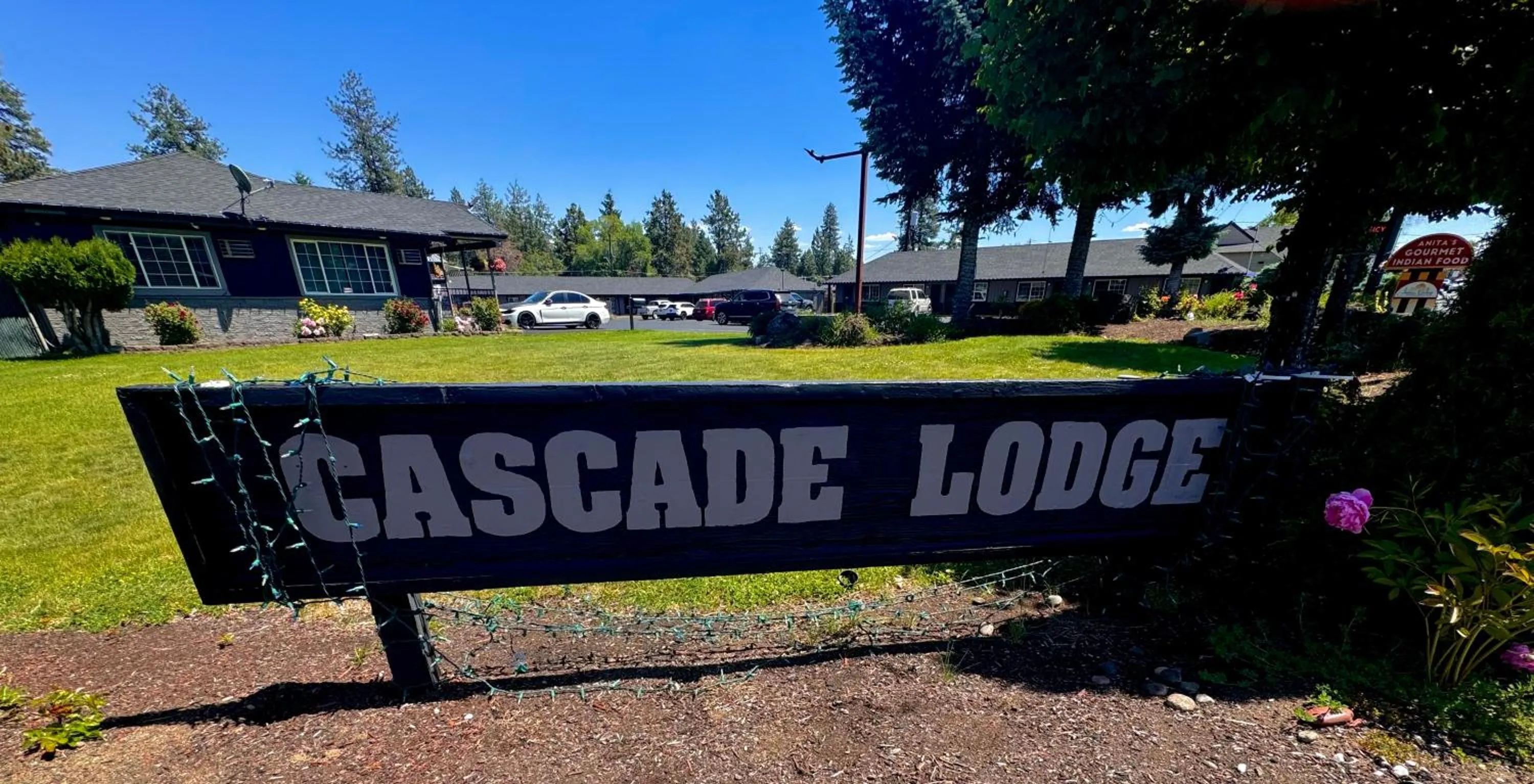 Property building in Cascade Lodge - Central Bend Retreat