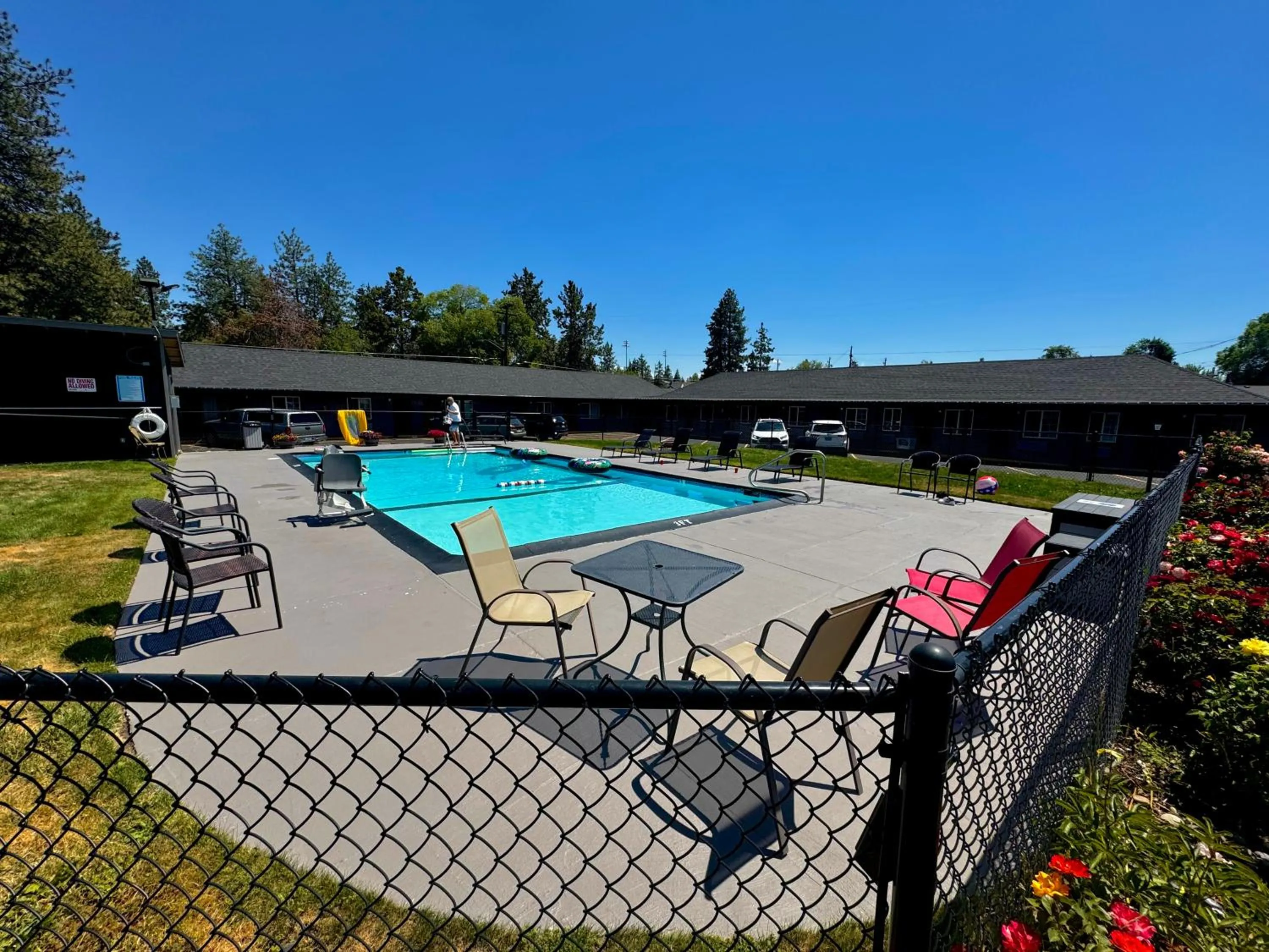 Property building in Cascade Lodge - Central Bend Retreat