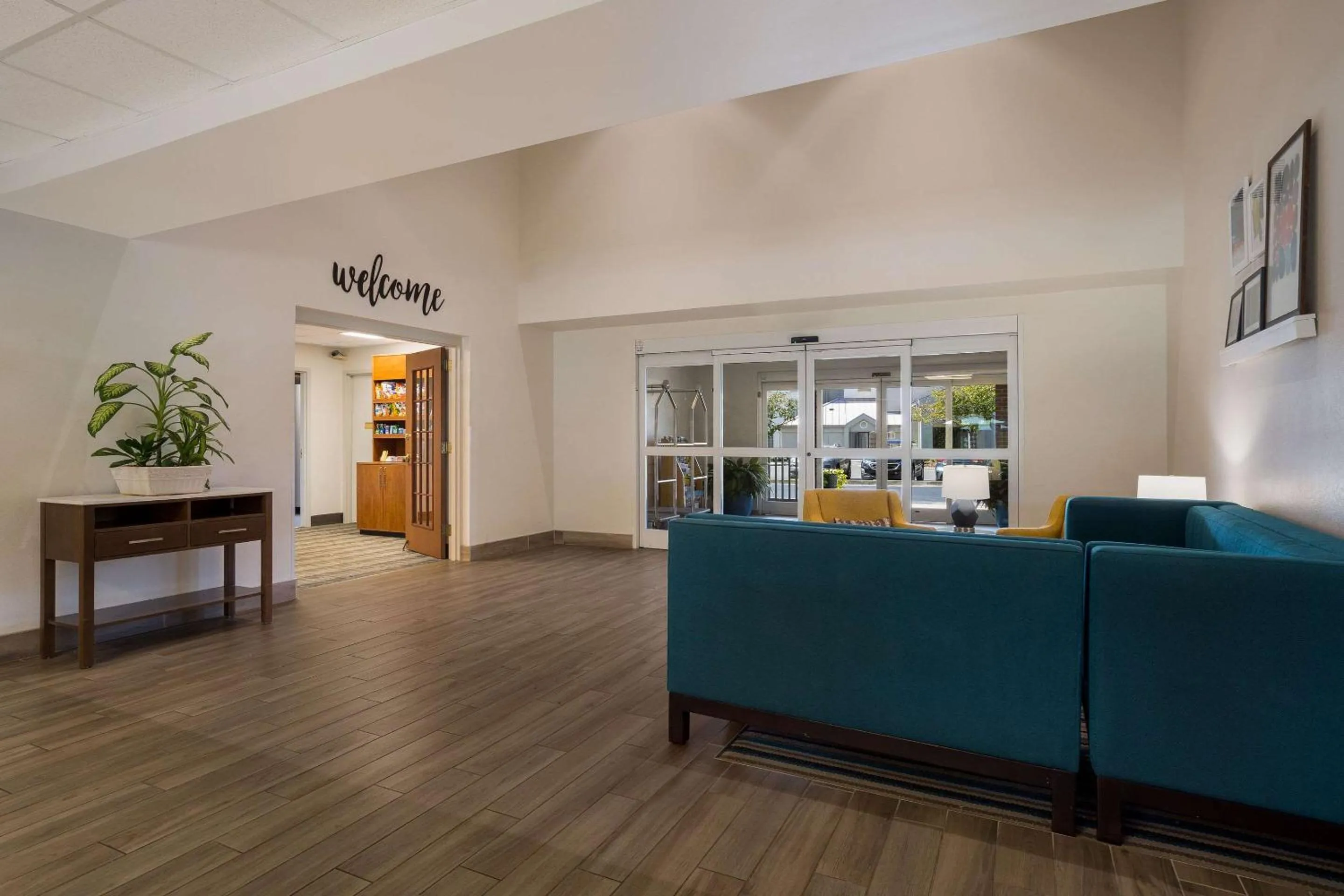 Lobby or reception in MainStay Suites Wilmington - University Area
