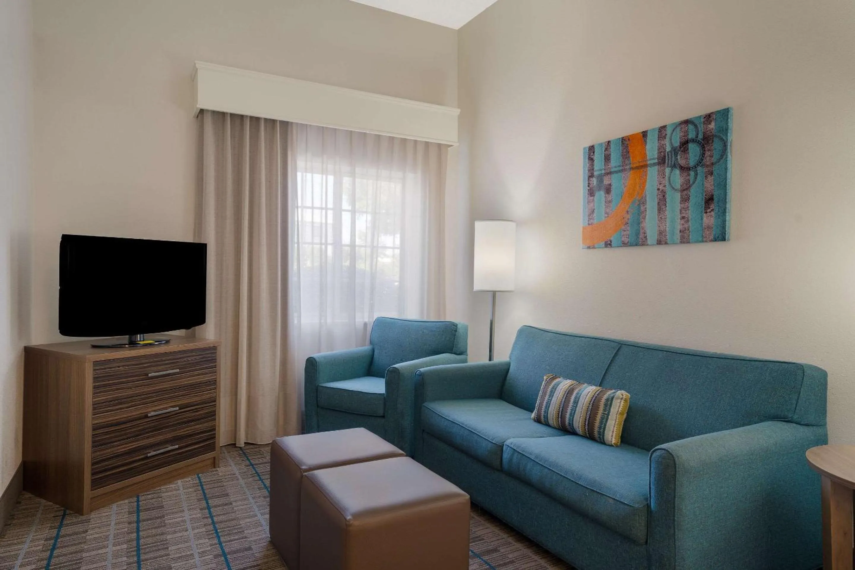 Bedroom in MainStay Suites Wilmington - University Area