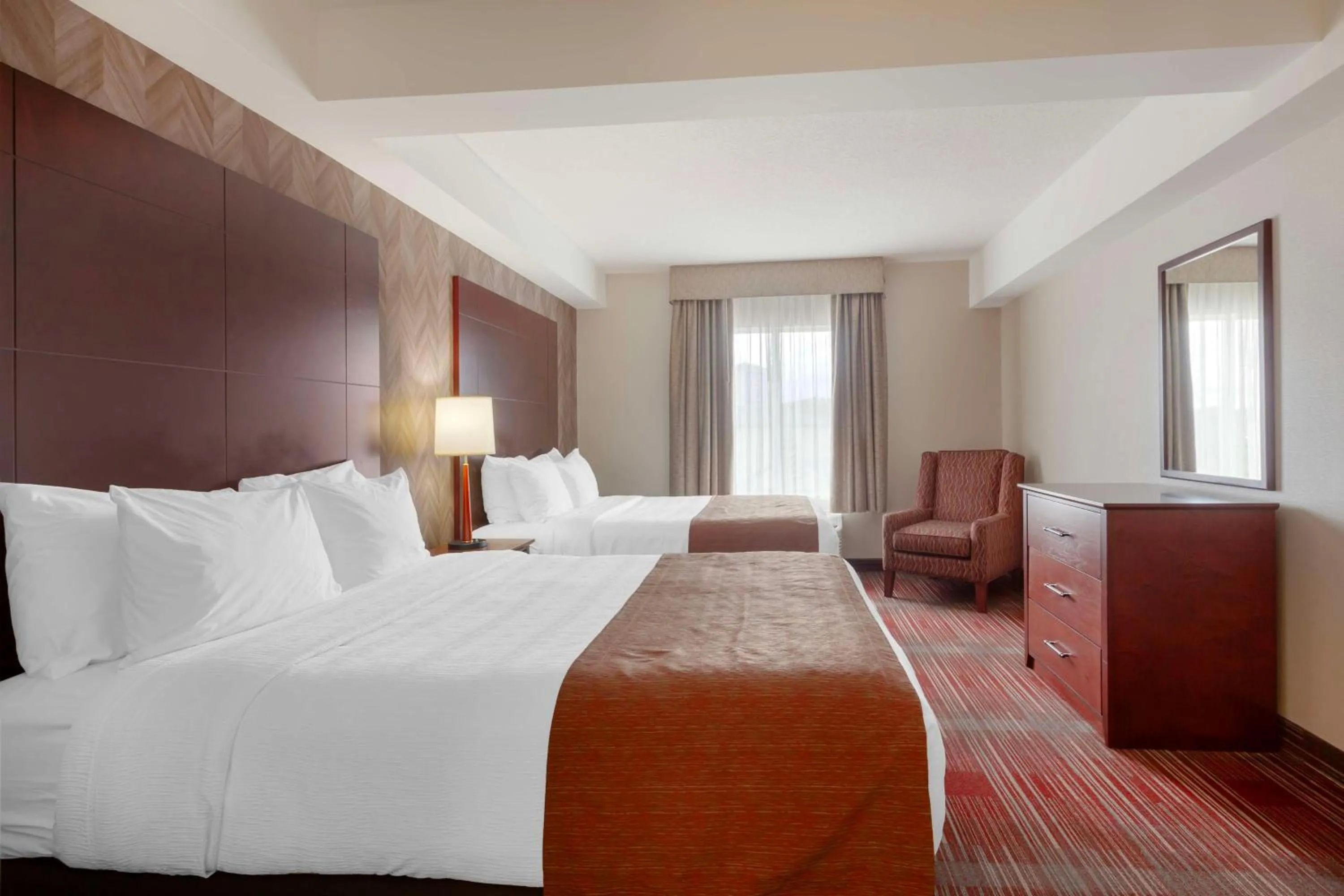 Bedroom, Bed in Best Western Plus Muskoka Inn