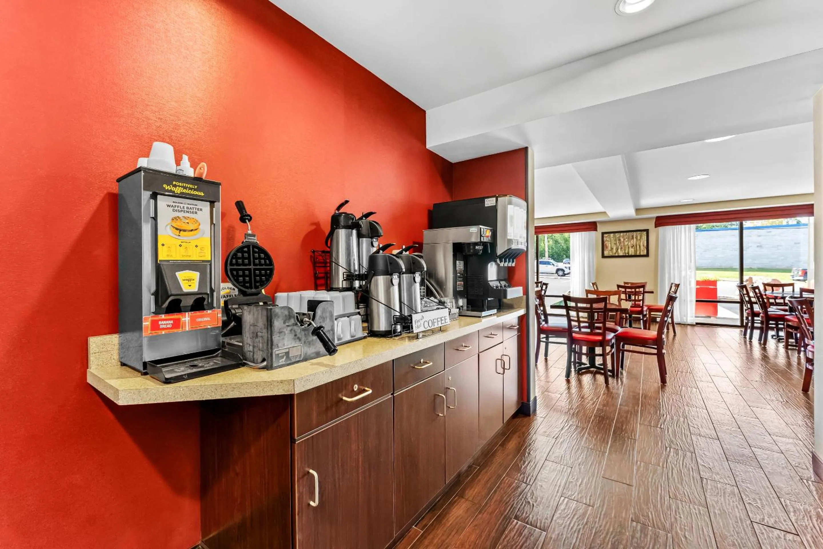 Breakfast in Red Roof Inn PLUS+ & Suites Malone