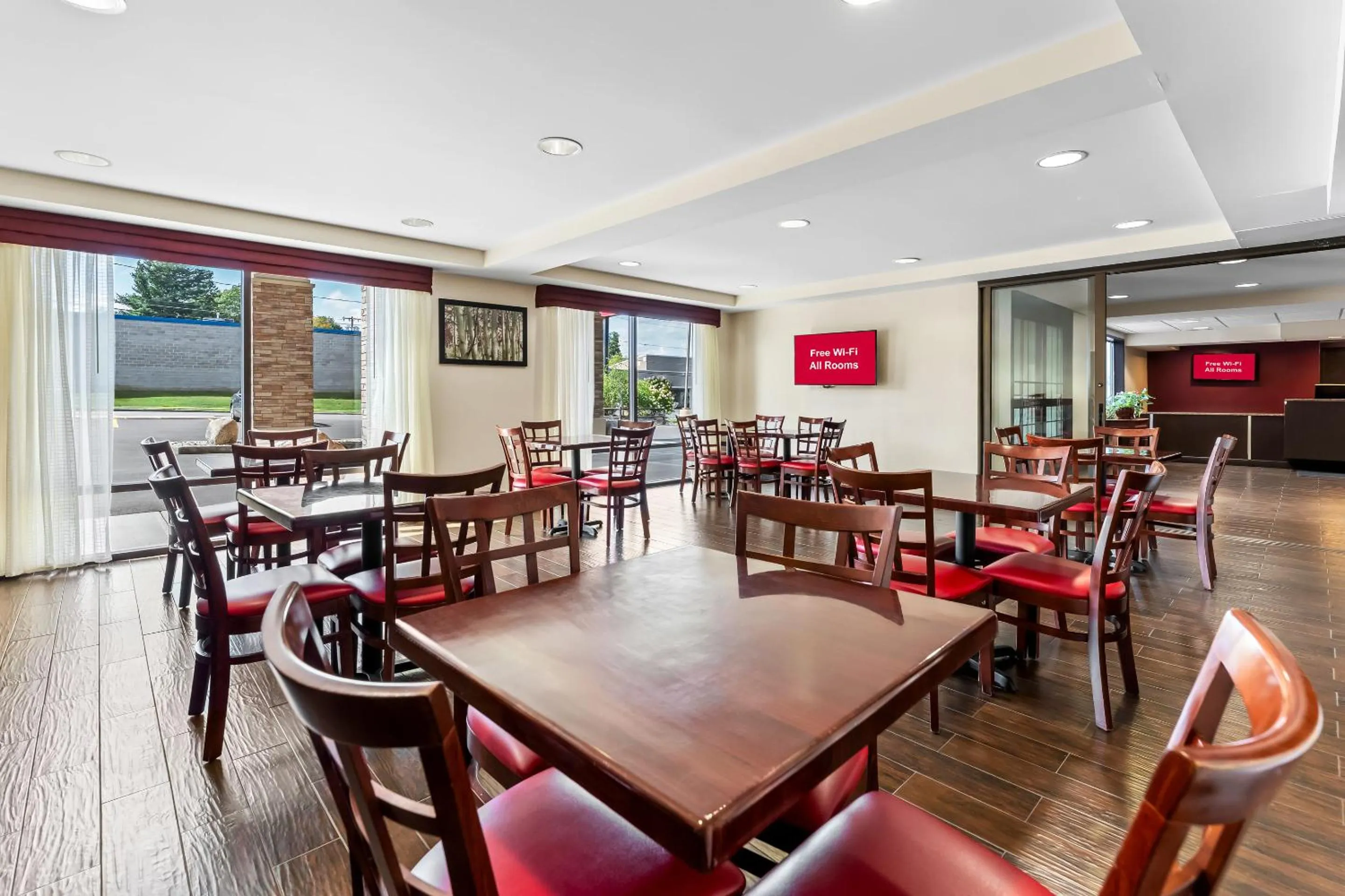 Breakfast in Red Roof Inn PLUS+ & Suites Malone