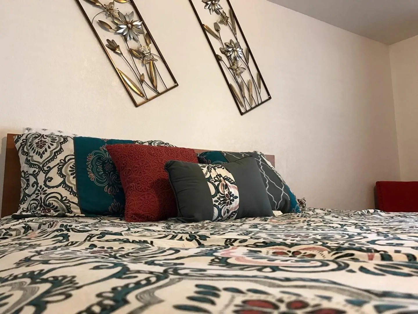 Bed in Holiday Motel Bend