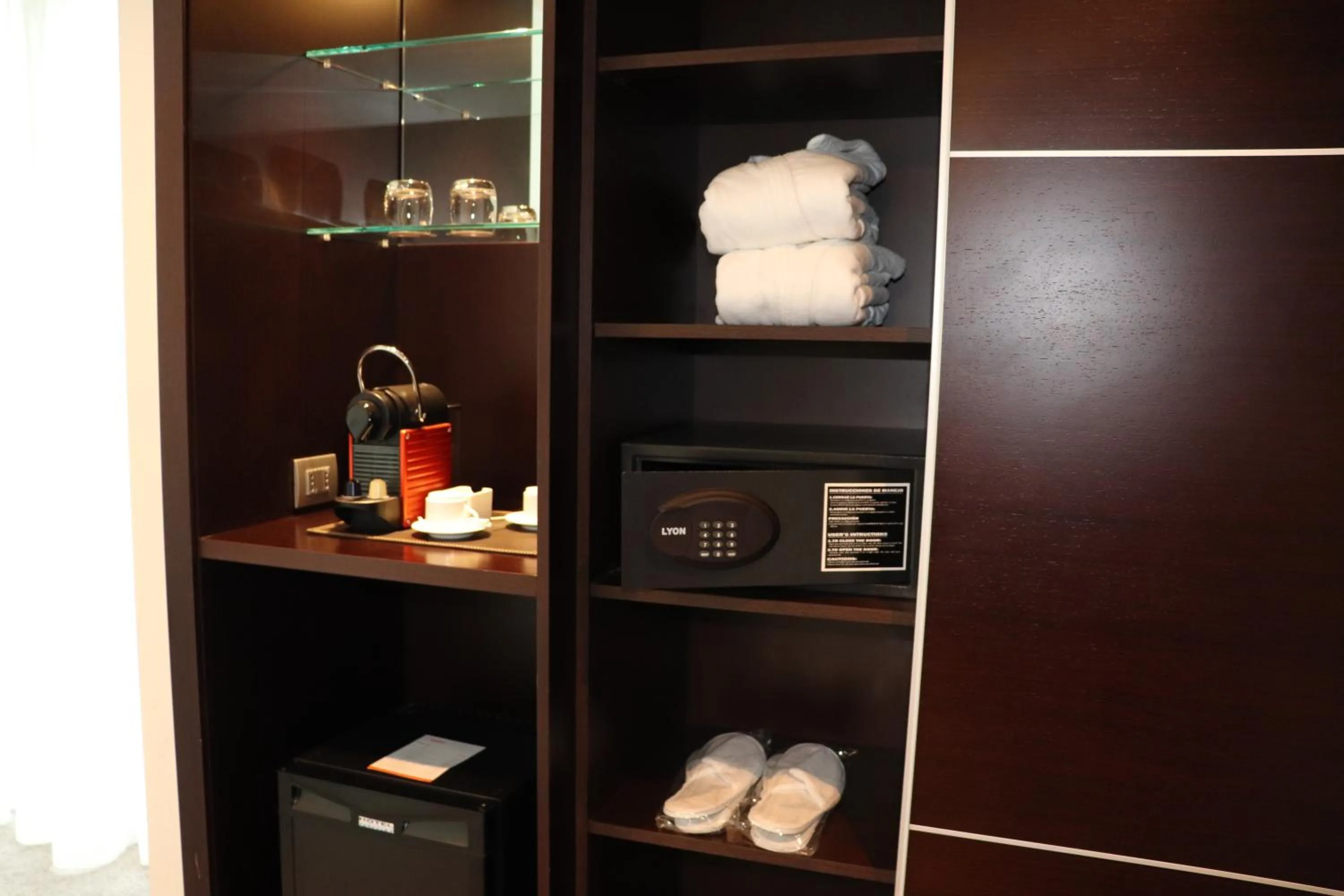 Shower in Antay Hotel & Spa