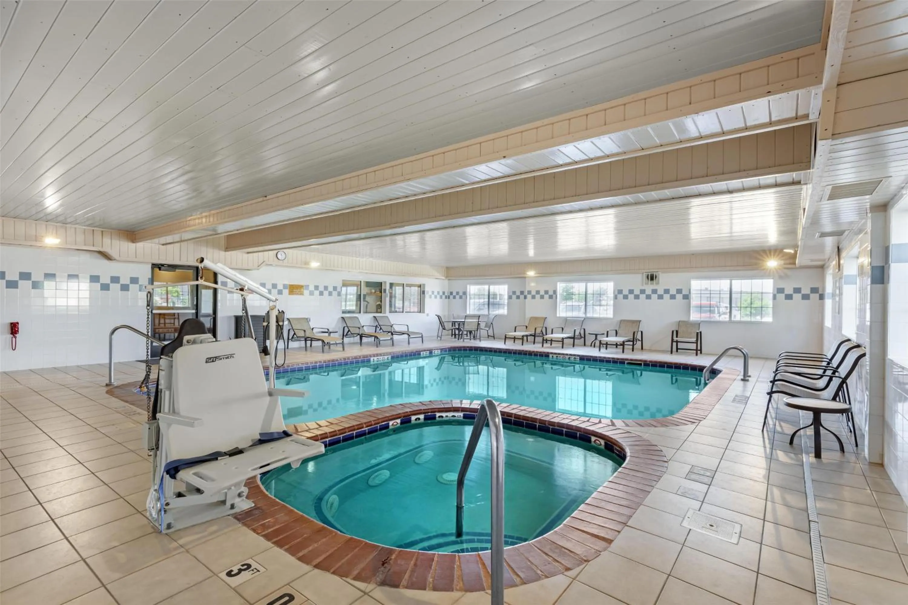 Pool view in Best Western Firestone Inn & Suites