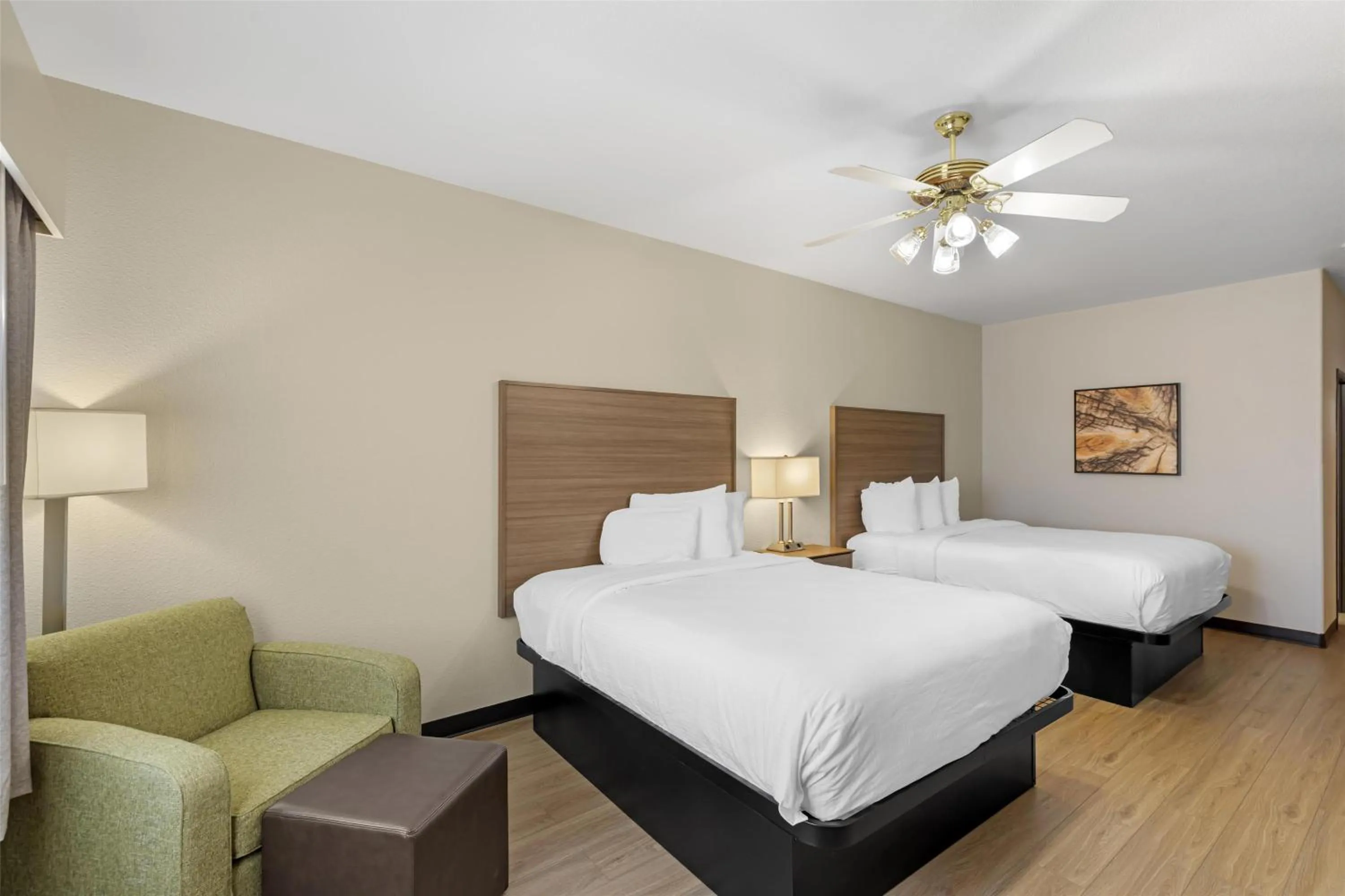 Bedroom, Bed in Best Western Firestone Inn & Suites