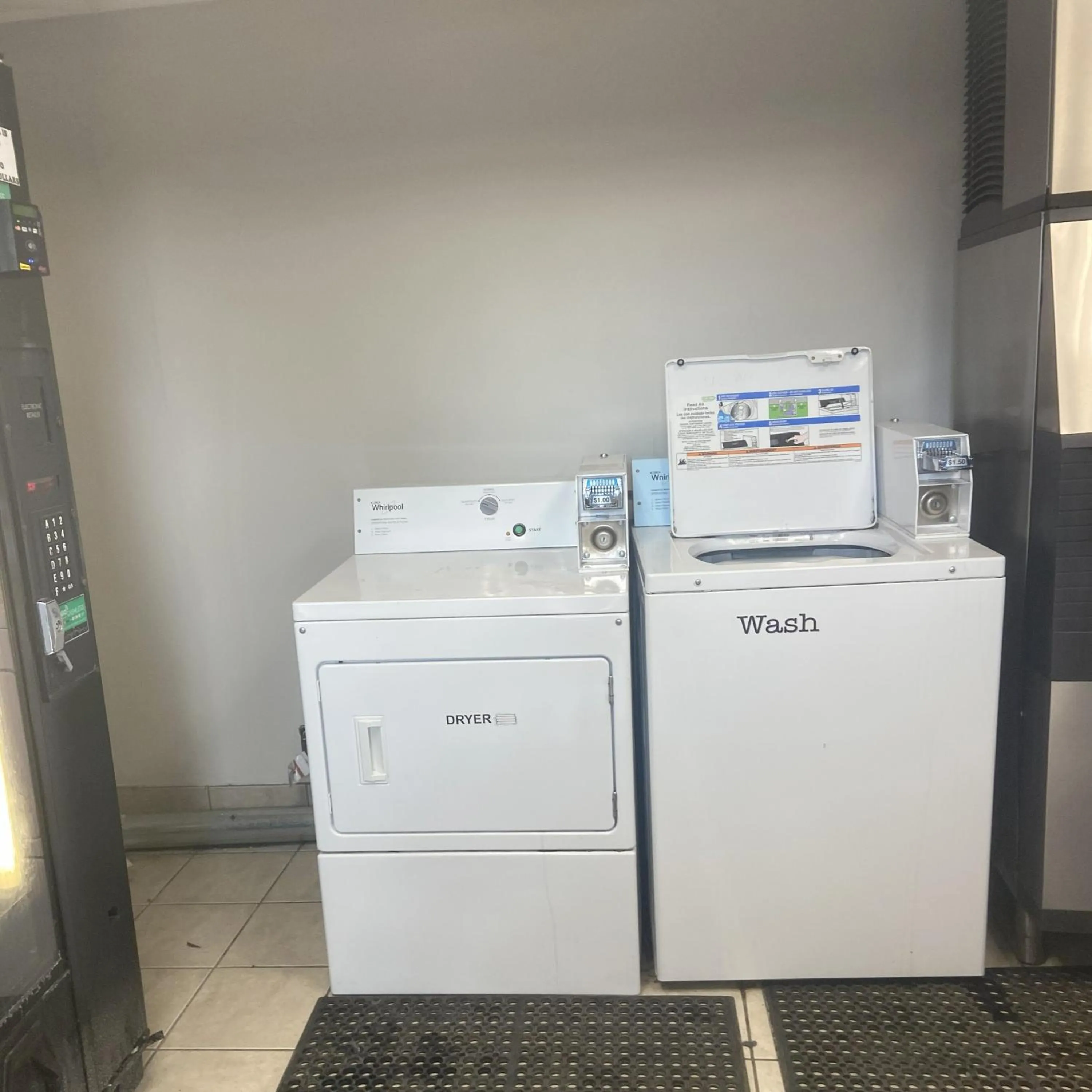 laundry in Red Roof Inn Binghamton - Johnson City