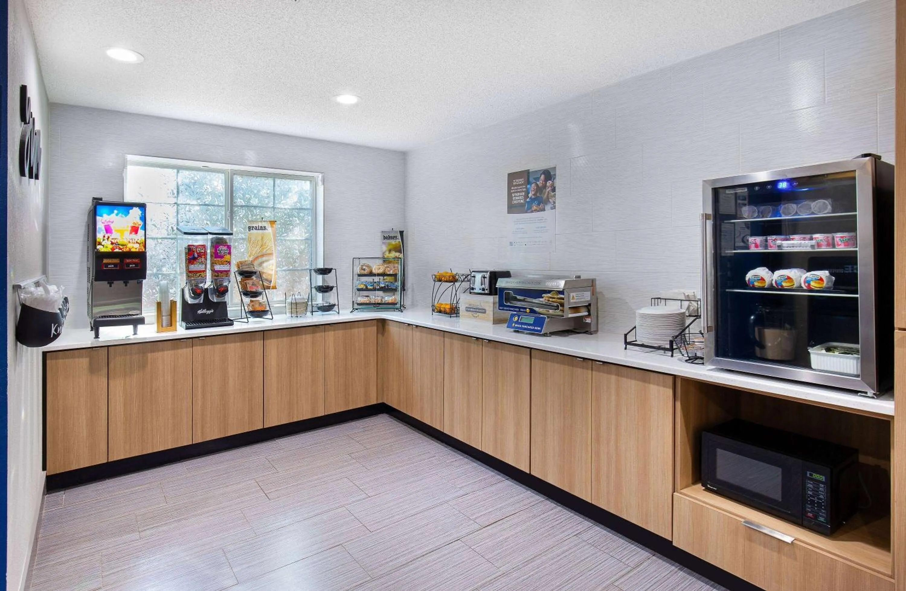 Breakfast in Microtel Inn & Suites Columbus North