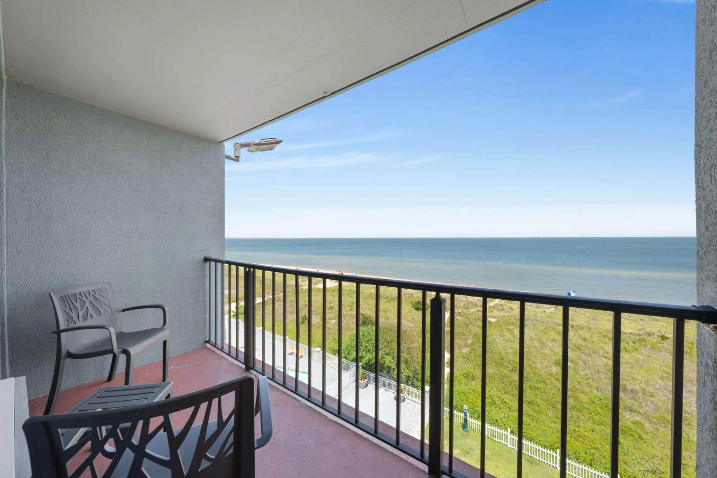 Bedroom in Best Western Plus Holiday Sands Inn & Suites